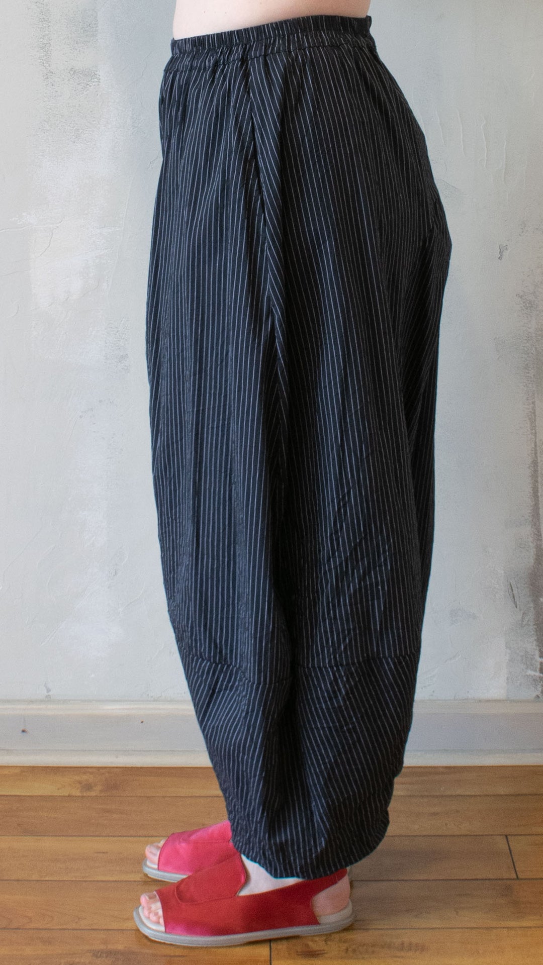 Black Barrel Stripe Pant