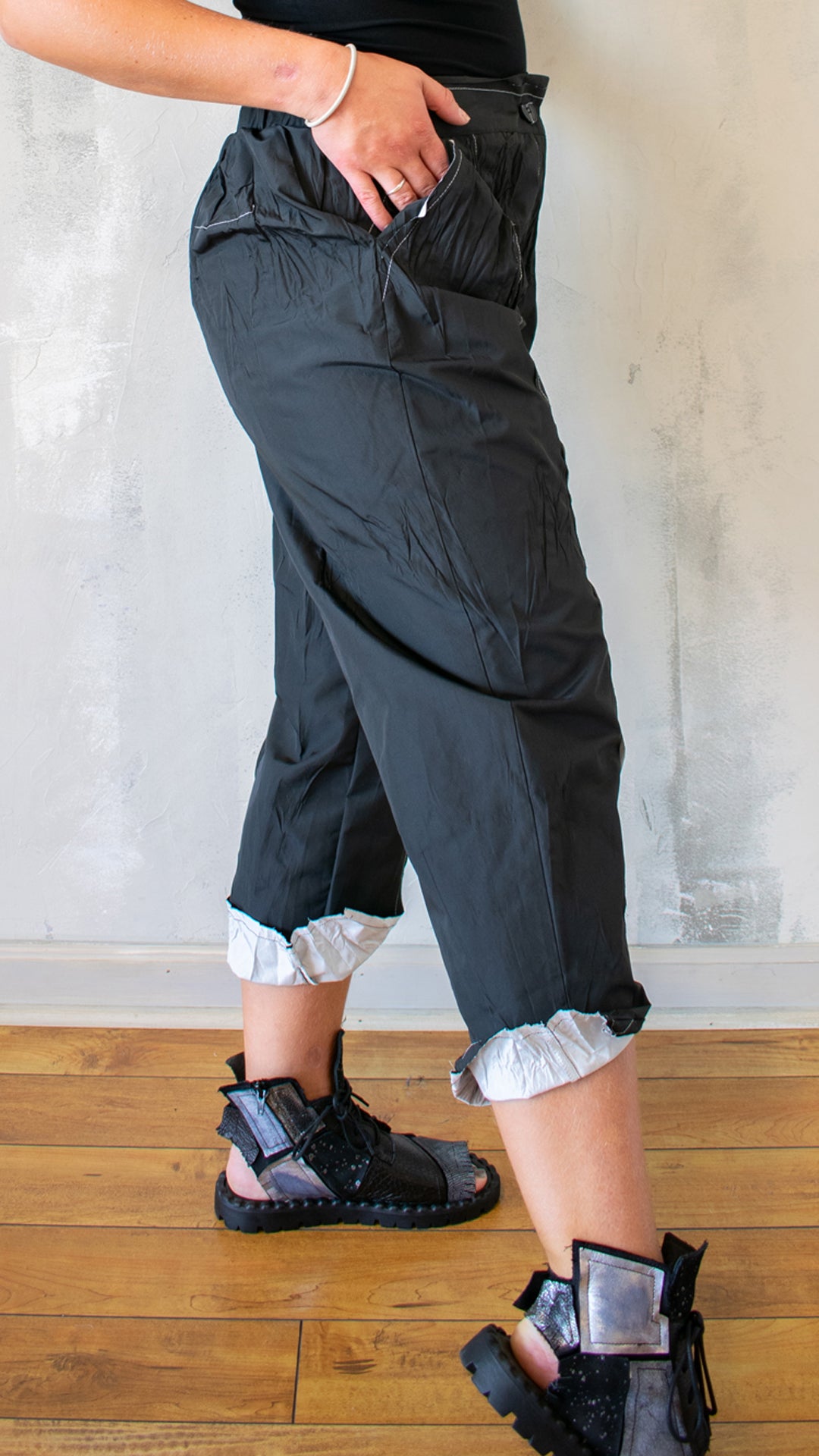 Crop Crinkle Pant