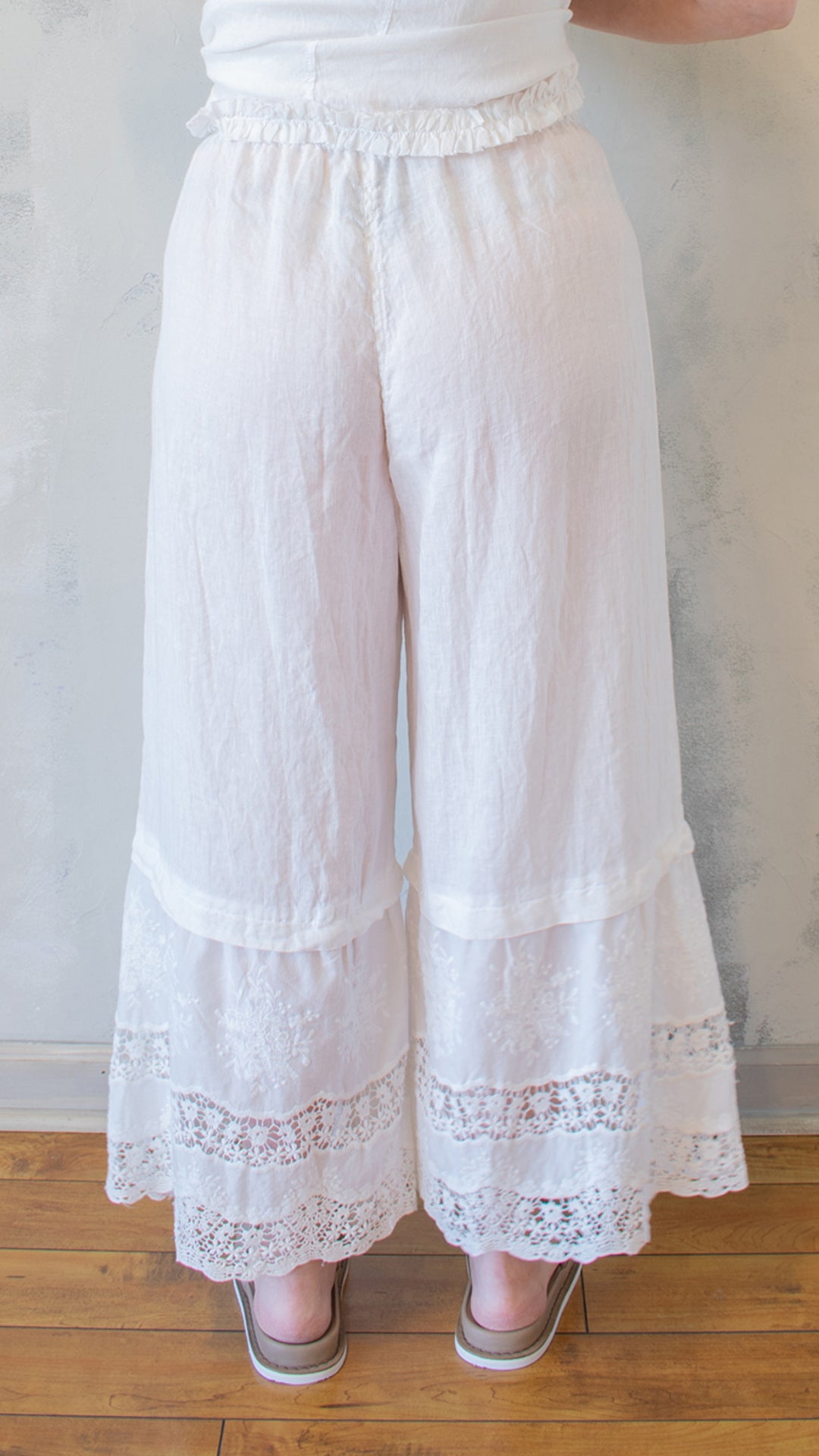 Linen and Lace Bloomers in White