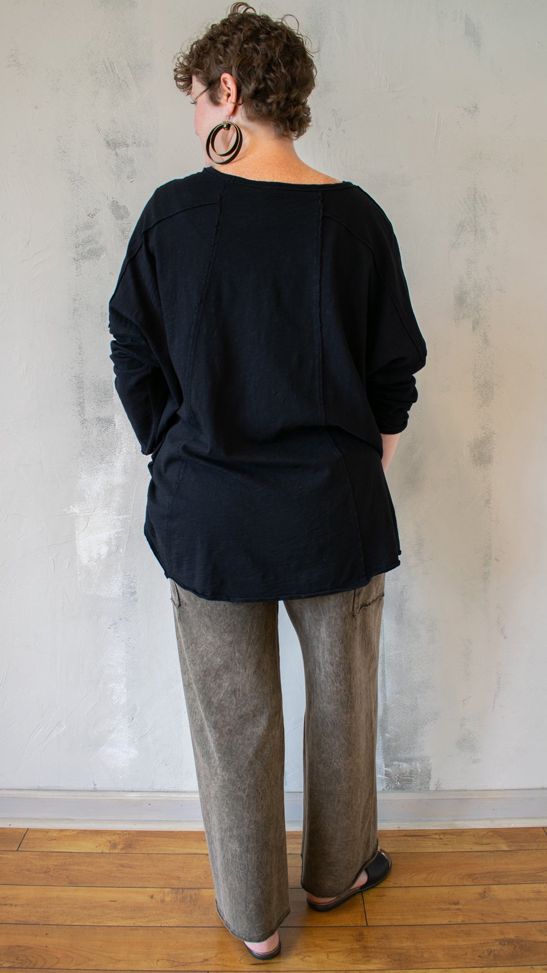 Criss Cross Pullover in Black