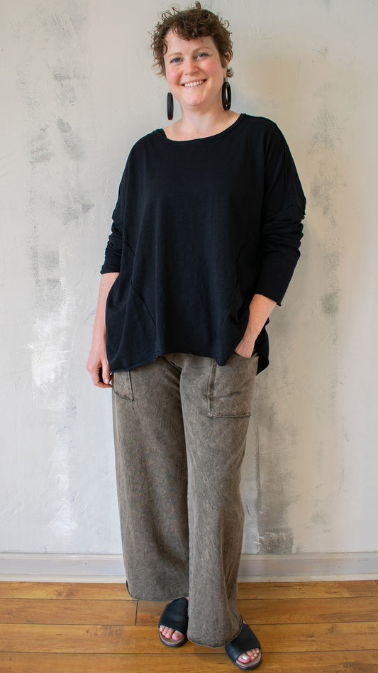 Criss Cross Pullover in Black