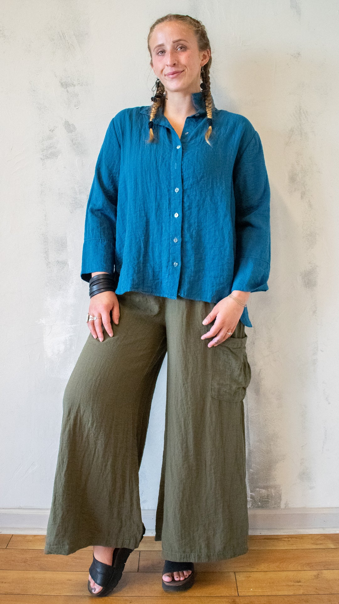 Wide Leg Pocket Pant (Multiple Colors)