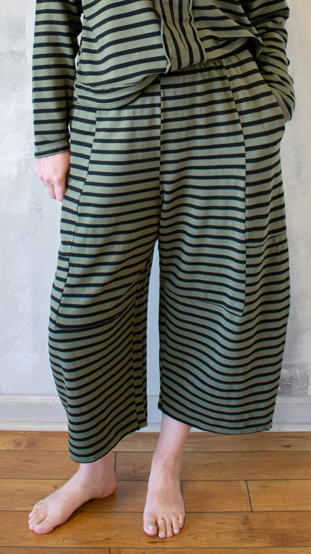 Balloon Crop Pant (Multiple Colors)