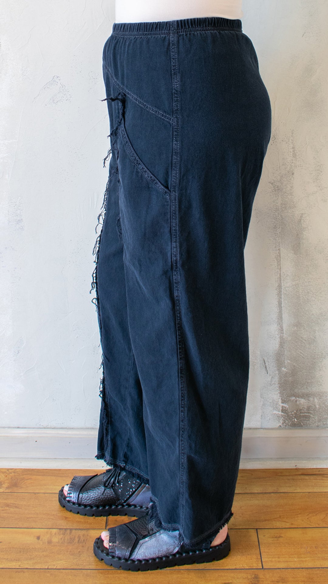 Kind Pant in Midnight