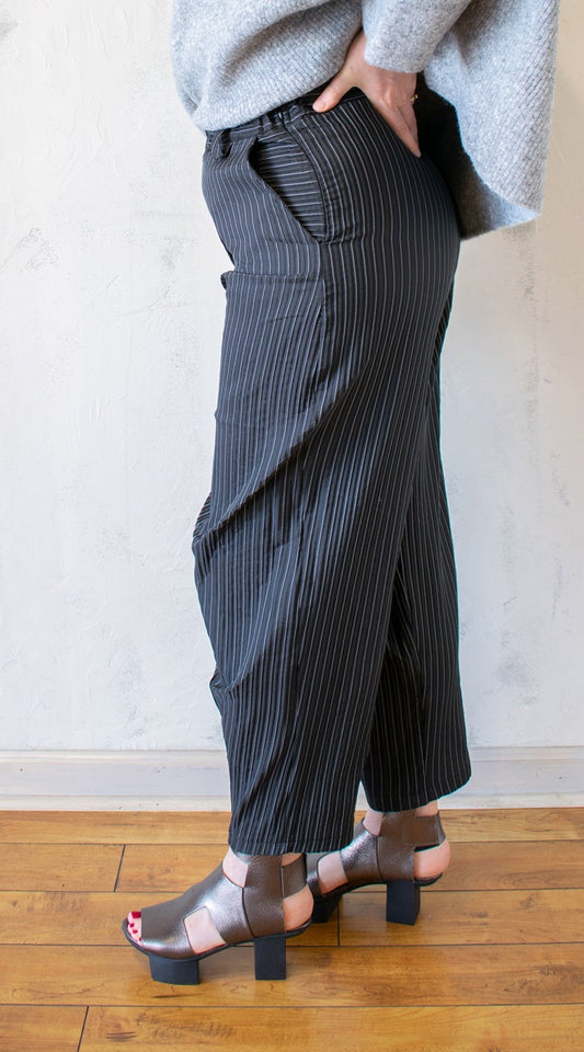 Fine Line Barrel Pant