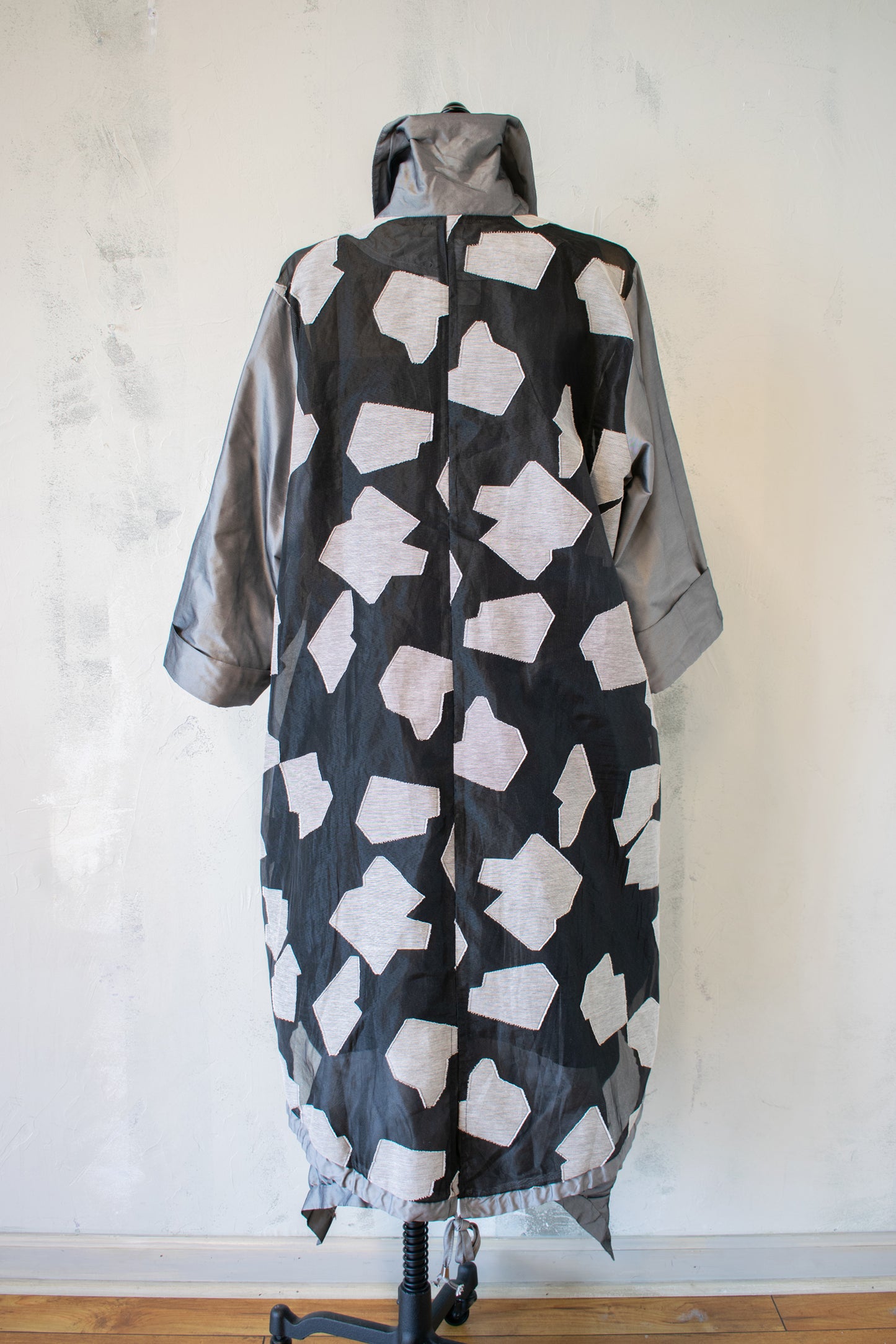 Luukaa Black and Silver Duster Light Layer