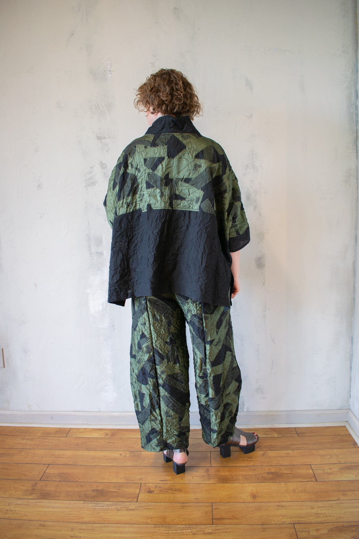 Crinkle Jacquard Topper in Olive