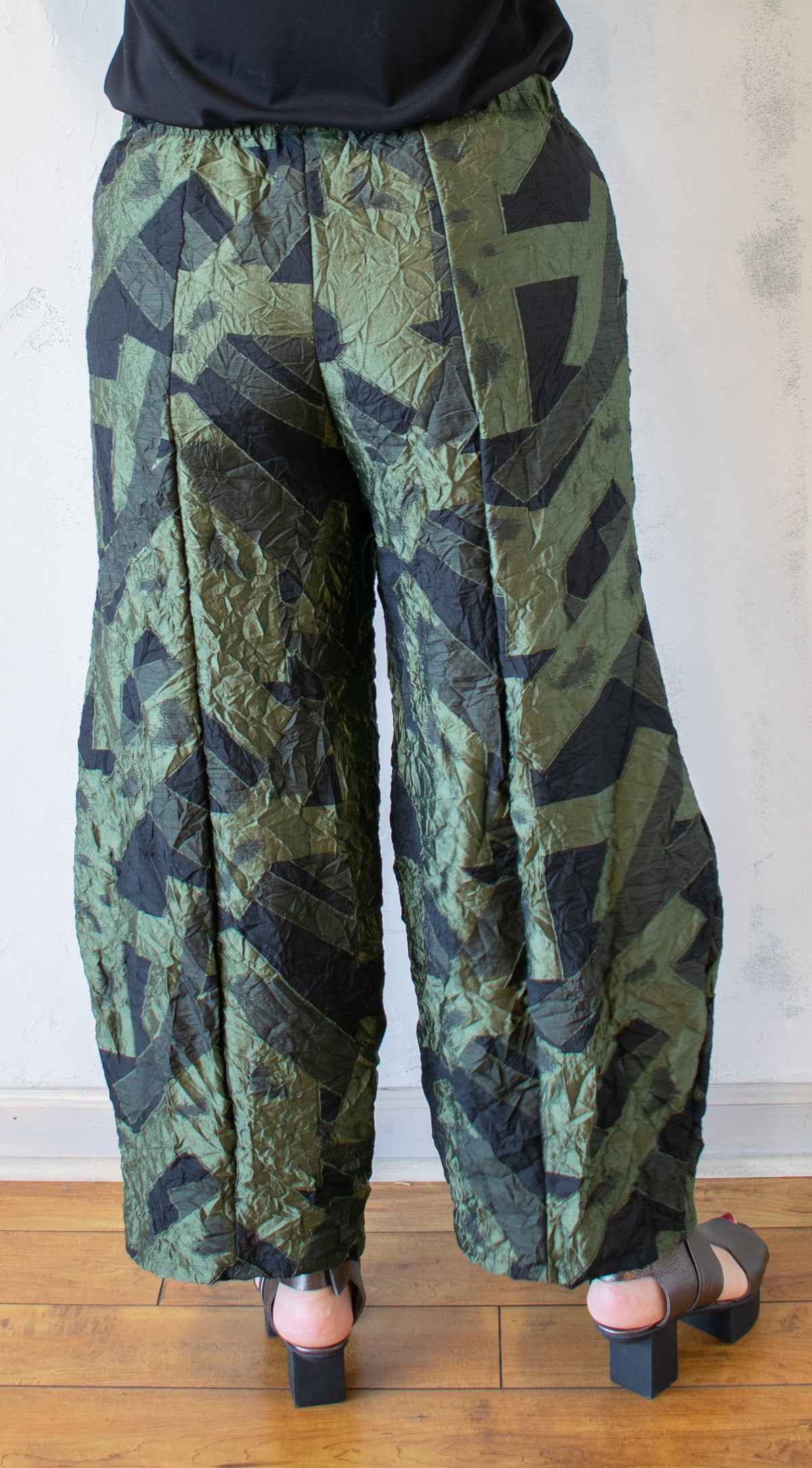 Crinkle Jacquard Pants