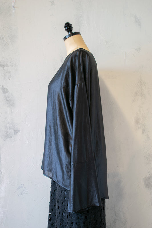 Ozai n Ku; Bell Sleeve Pullover