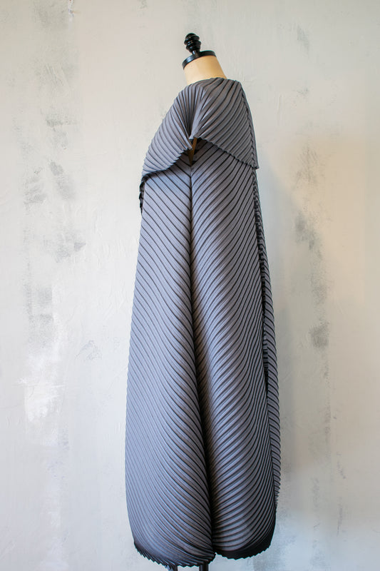 MC Oasis; Pleated Vest