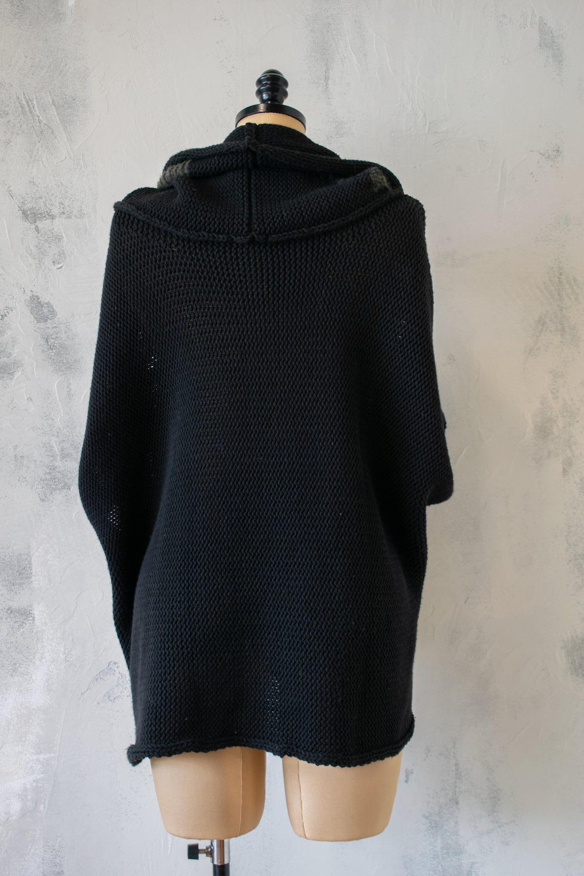 Crea: Two Tone Abstract Sweater