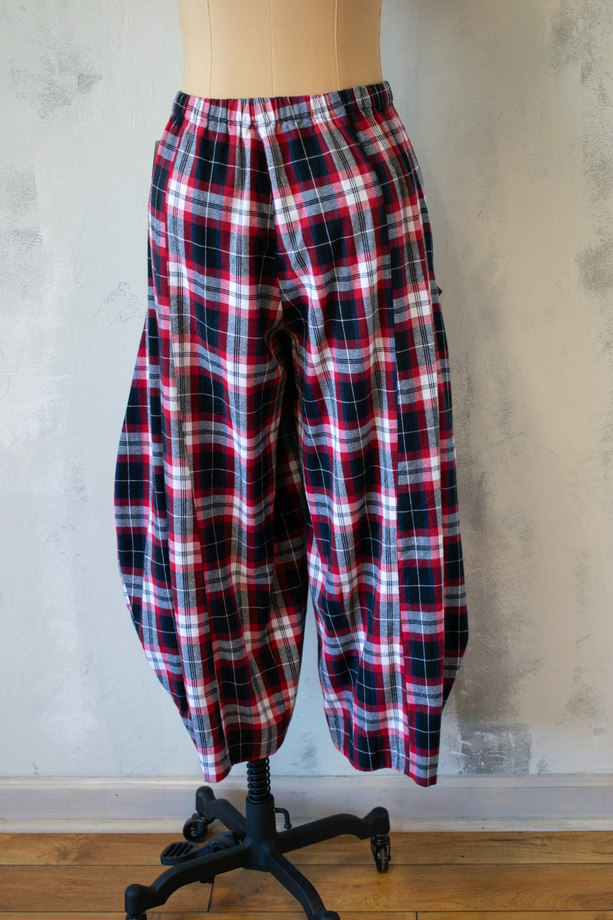 Eleven Stitch: NWT, Flannel Plaid Double Pocket Pant