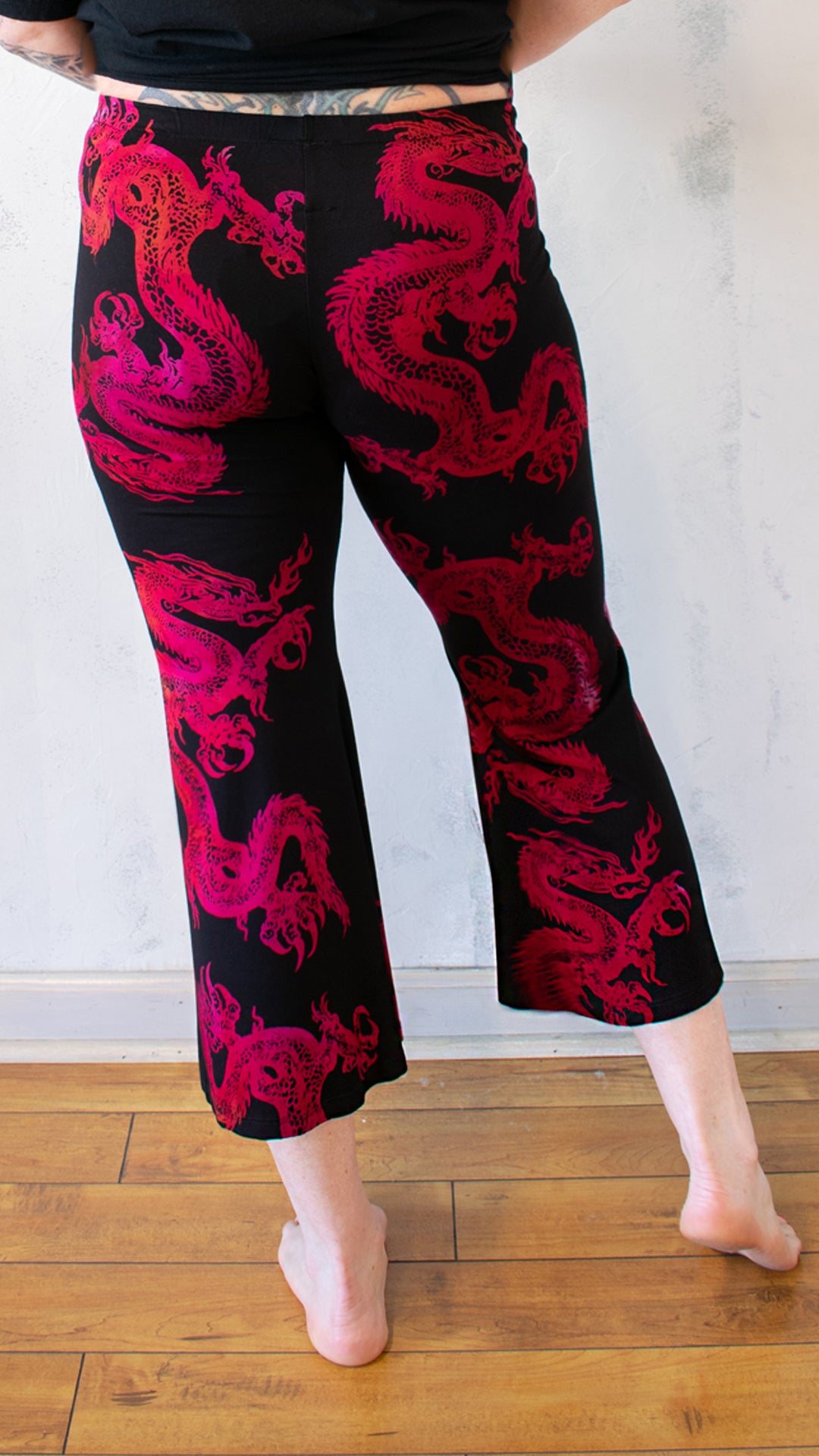 Crop Flare Leg in Pink Dragon