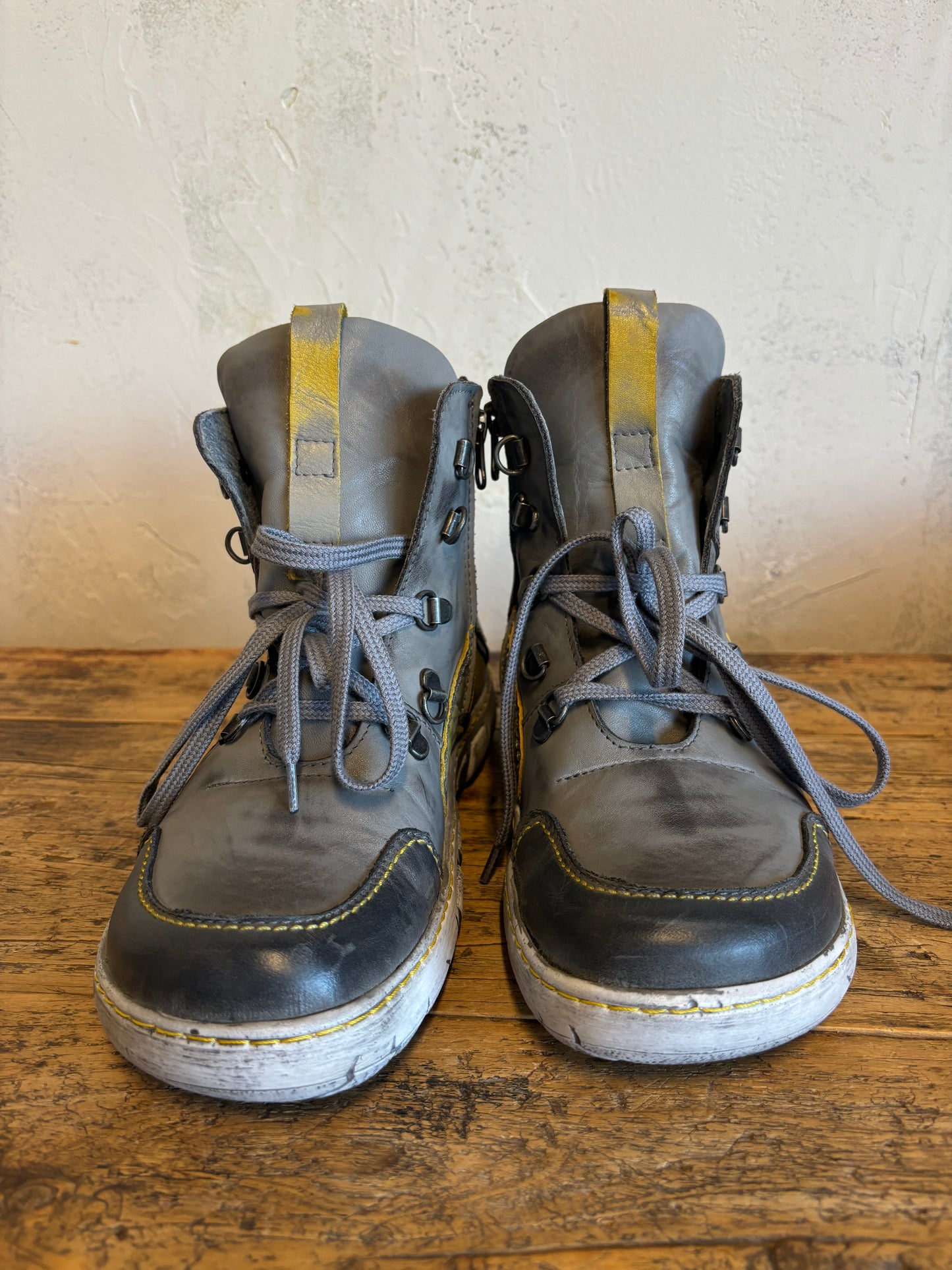 Original Lace Up in Grey and Yellow