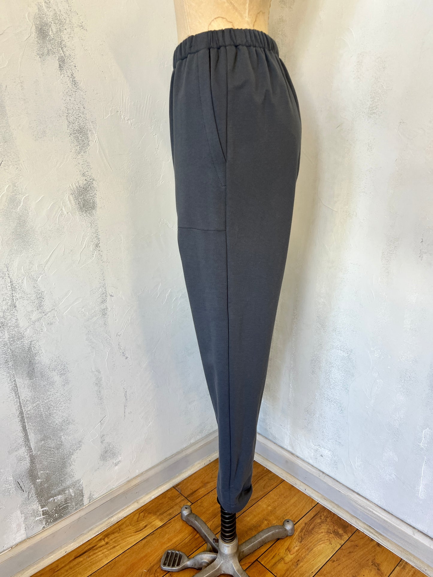 Basic Terry Pant in Charcoal