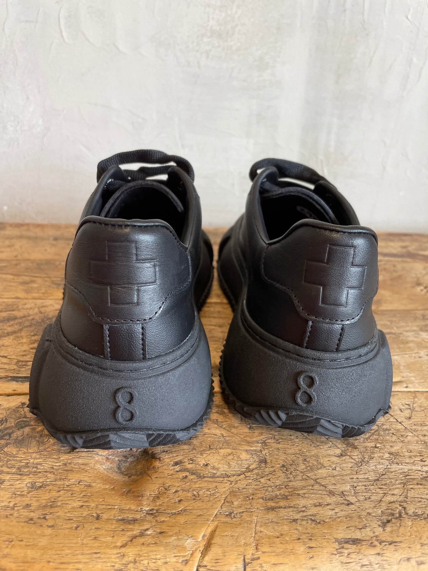 Low Top Sneaker