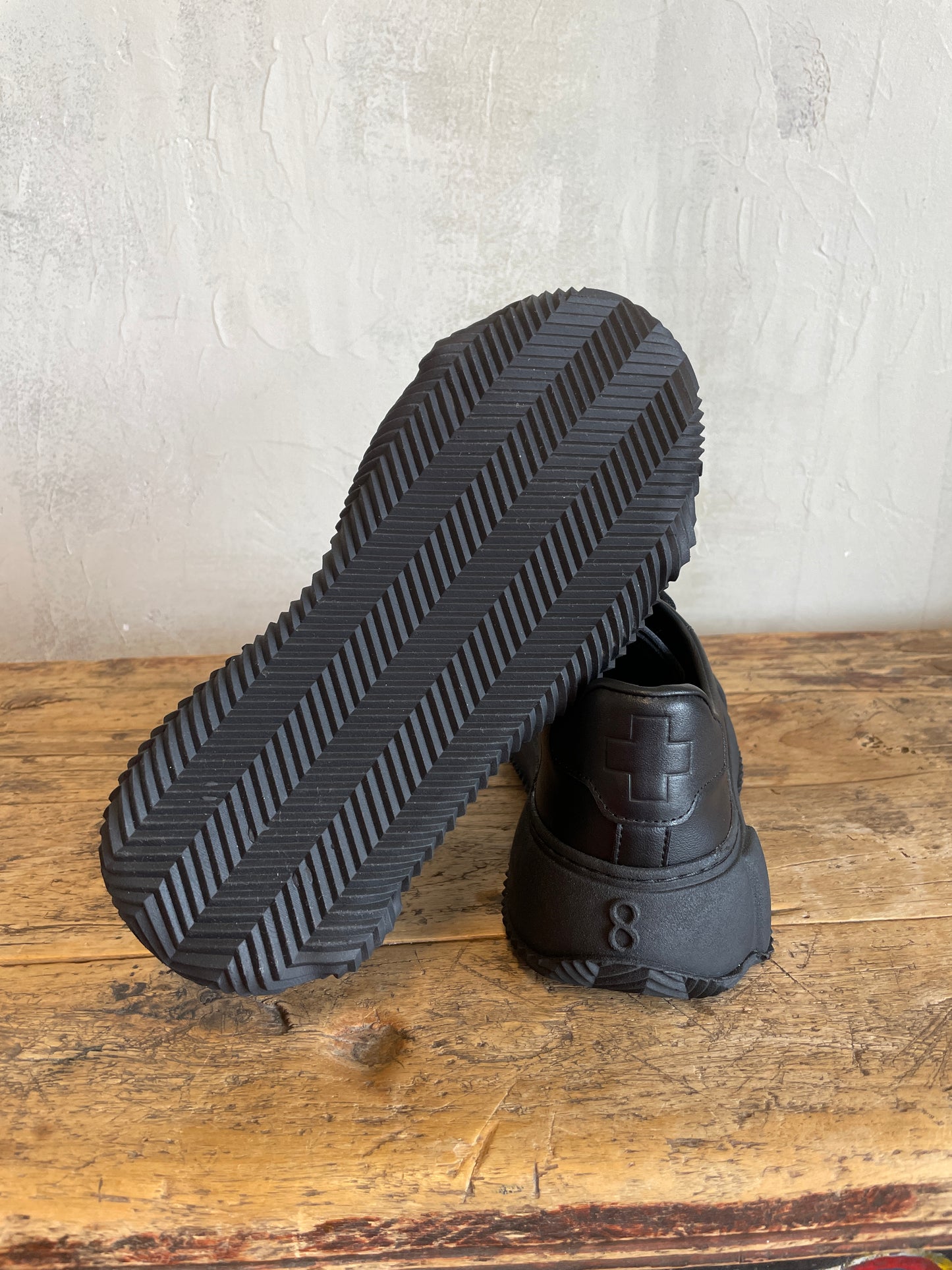 Low Top Sneaker