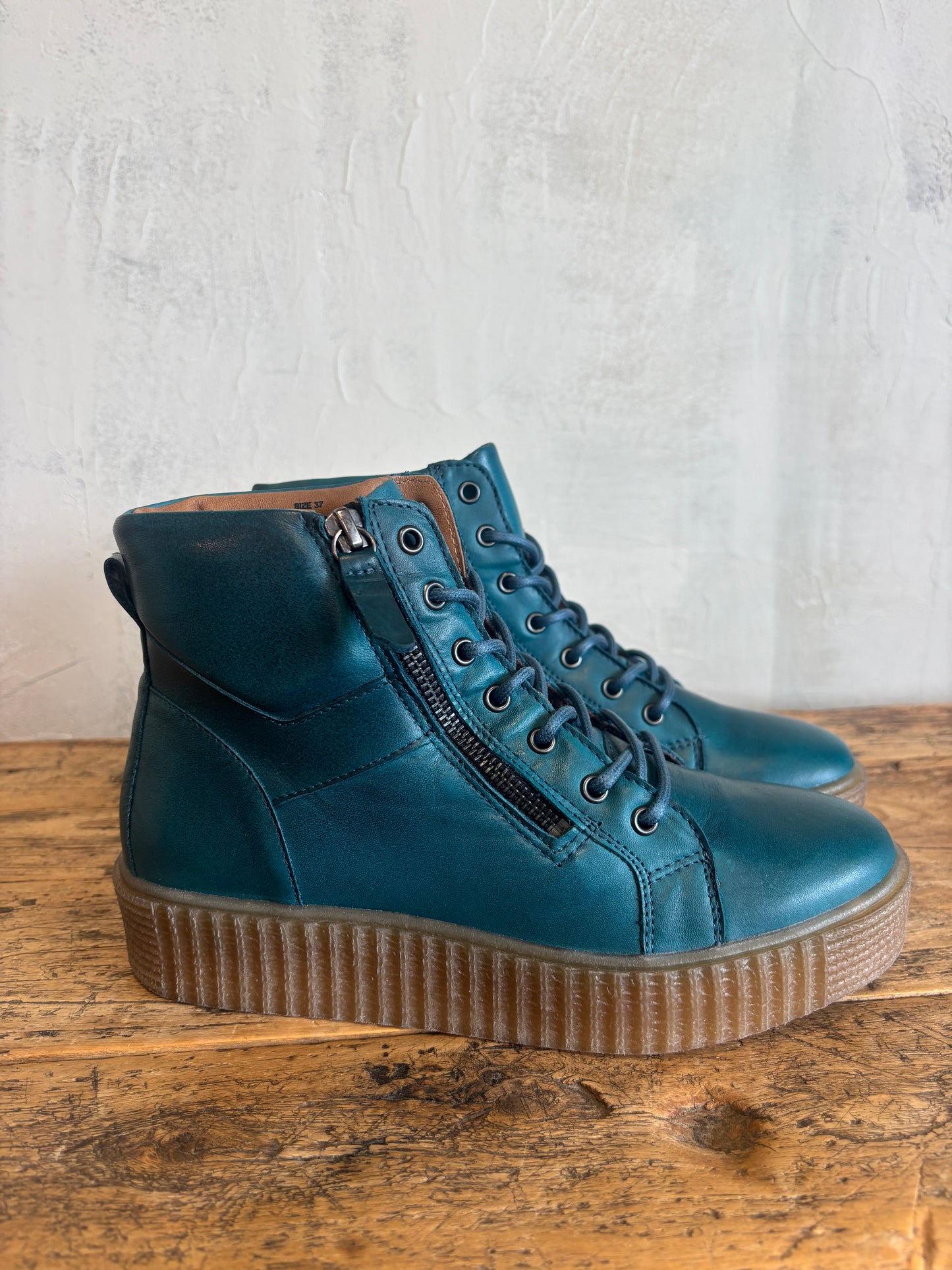 Saphire Boot