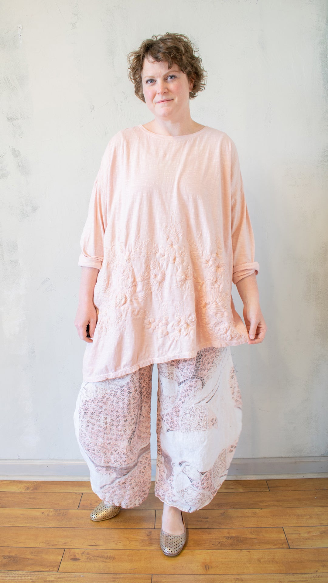 Thread Embroidery T-Shirt Long Sleeve in Shell