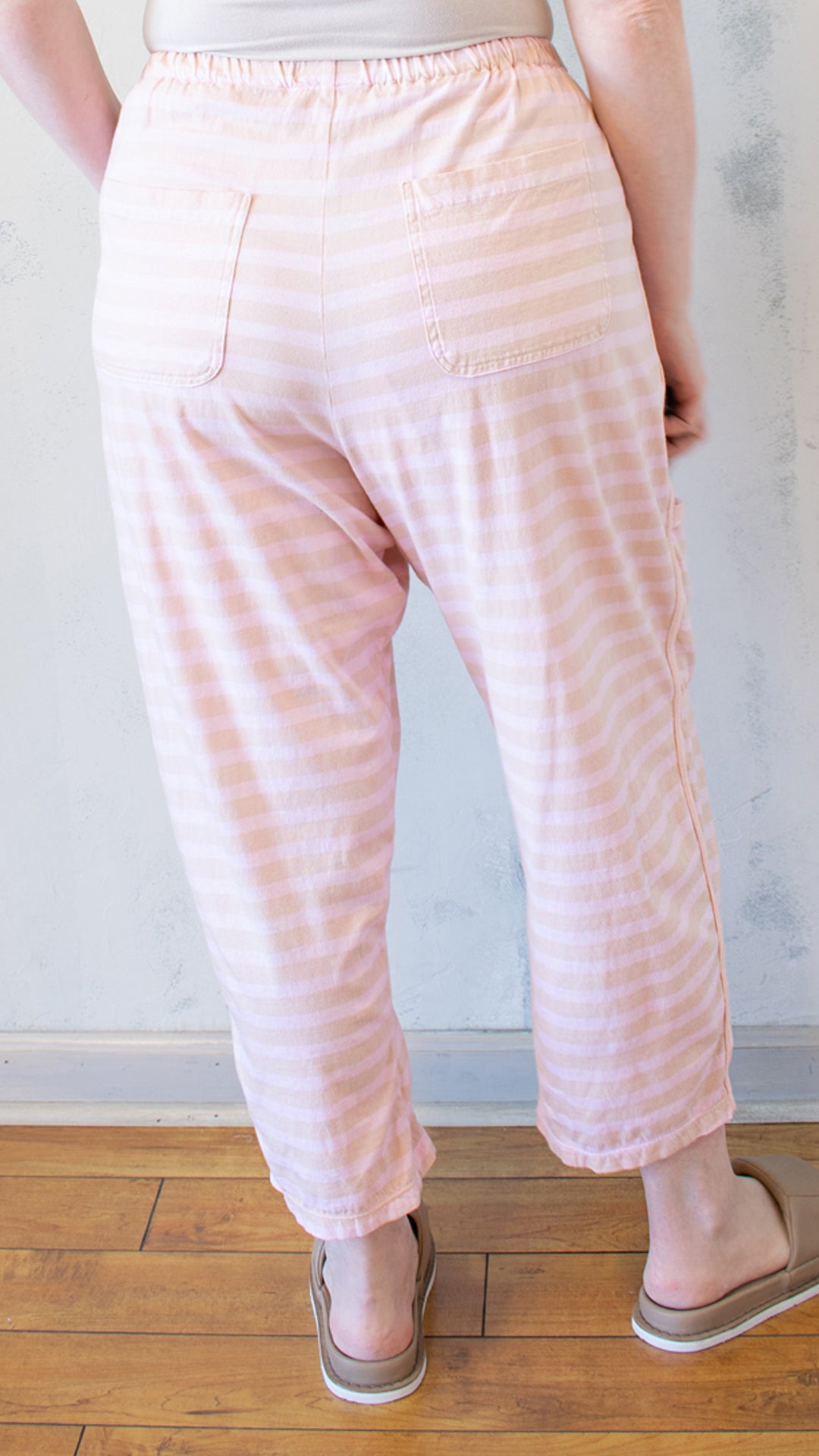 Seamed Joggers in Shell