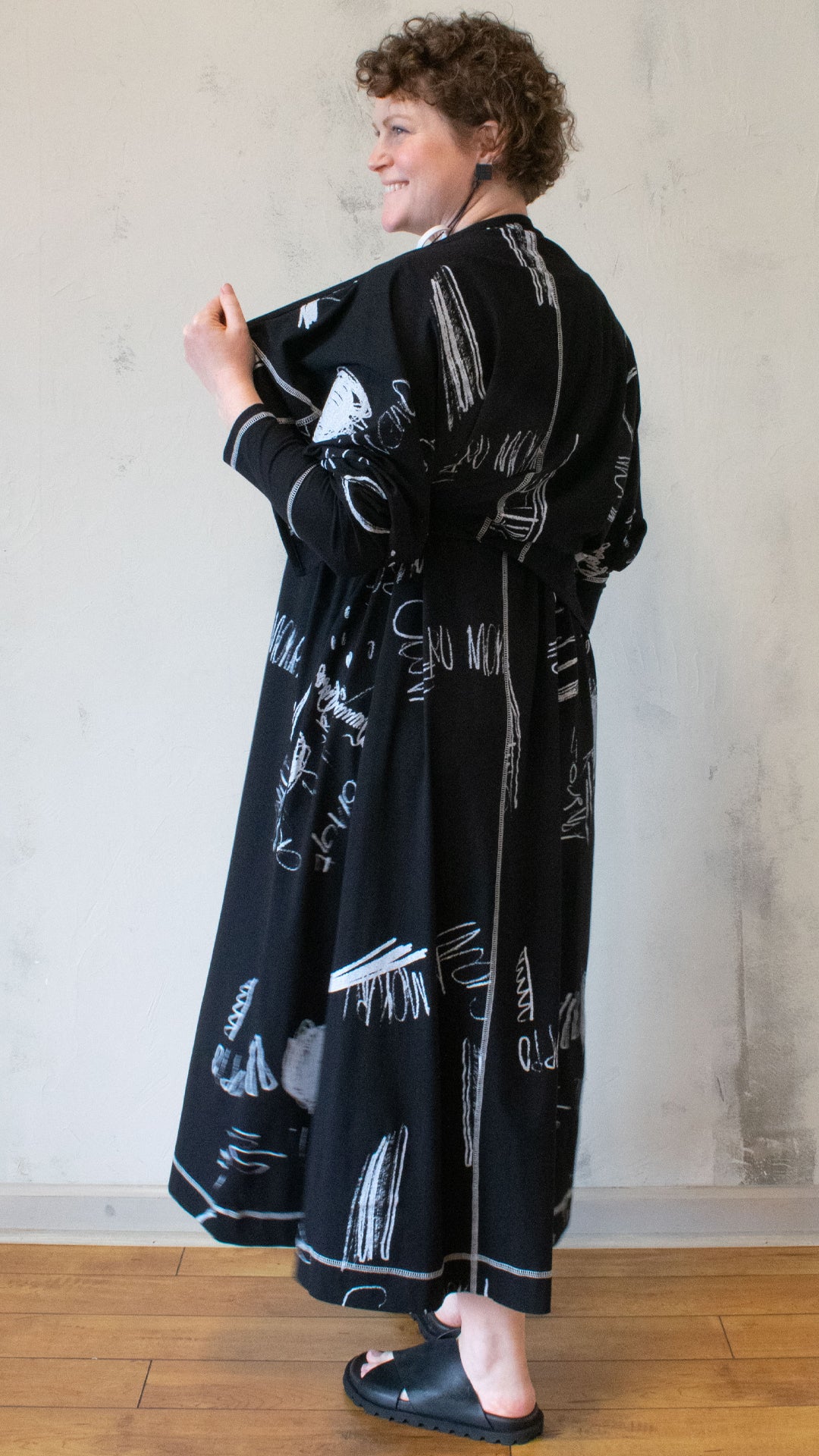 Graphic Shrug (Multiple Colors)