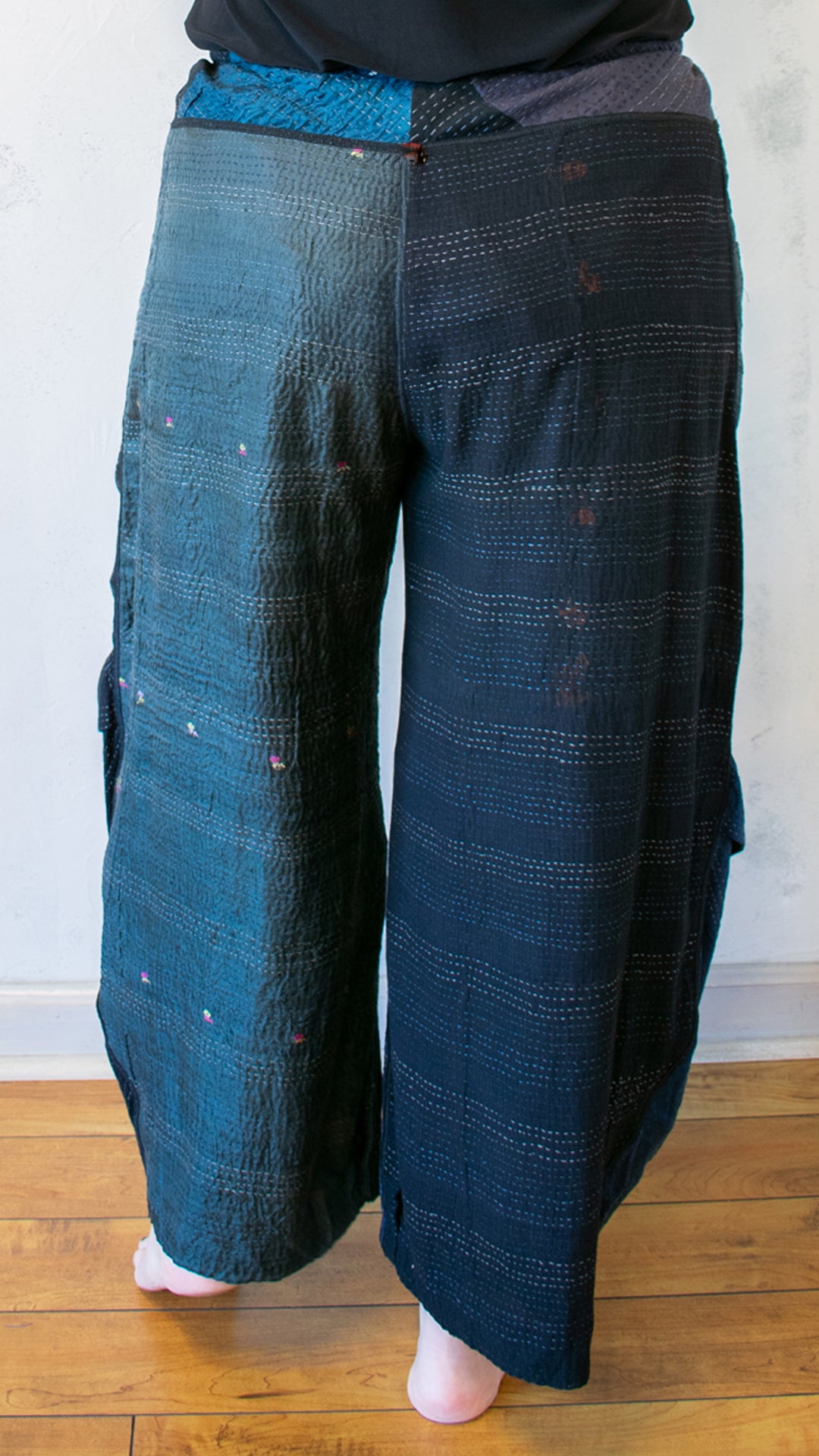 JP2625-CBLKL JAIPUR PATCH KANTHA KNEE TUCKED PANTS
