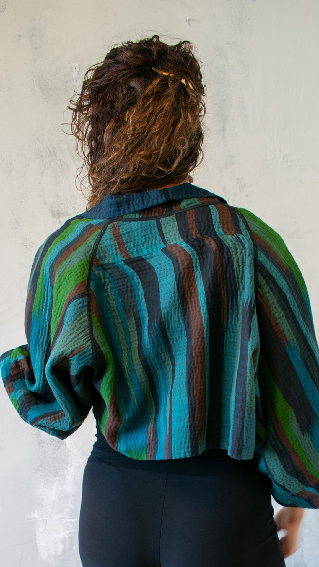SB4062-CBLUA STRIPE AND BENDS KANTHA PUFF SLV.SHRUG