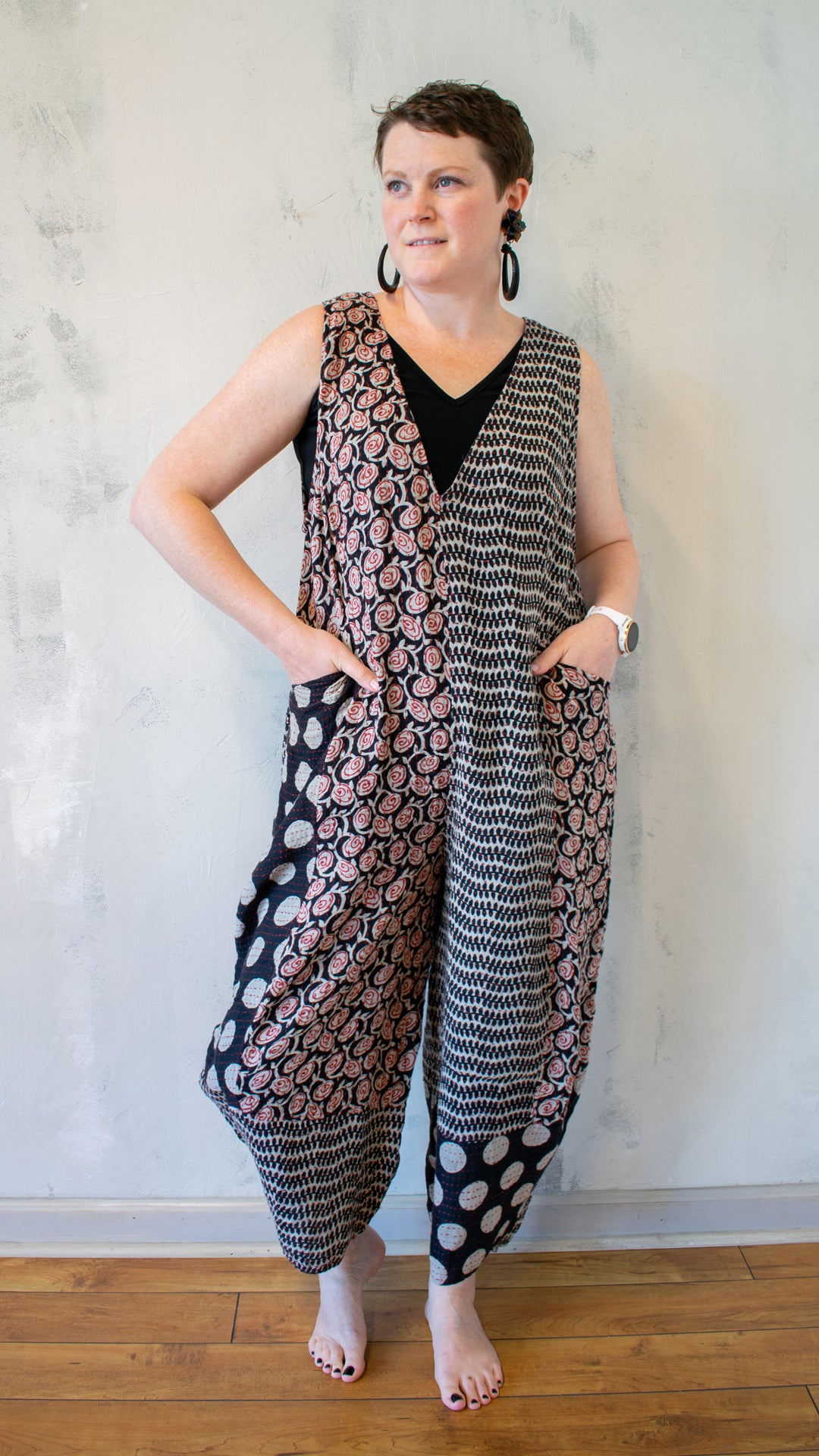 RK2622-CBLKL ROSEBUS BBBK KANTHA V-NECK JUMPER