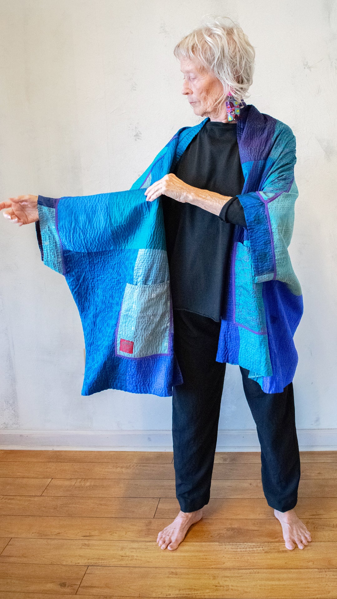 JS4323-CBLUA JACQUARD SILK KANTHA DOUBLE COLLAR PONCHO