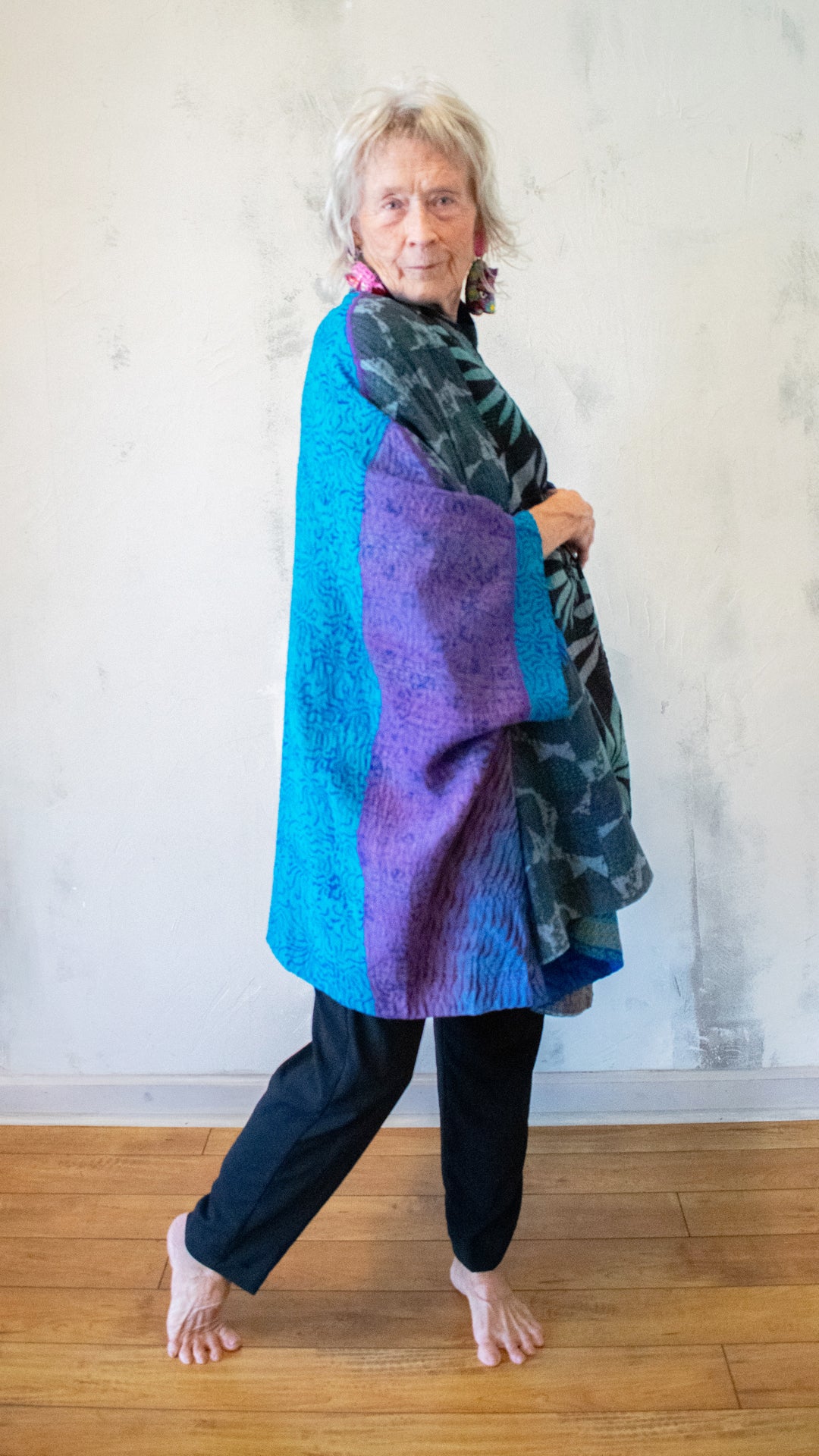 JS4323-CBLUA JACQUARD SILK KANTHA DOUBLE COLLAR PONCHO