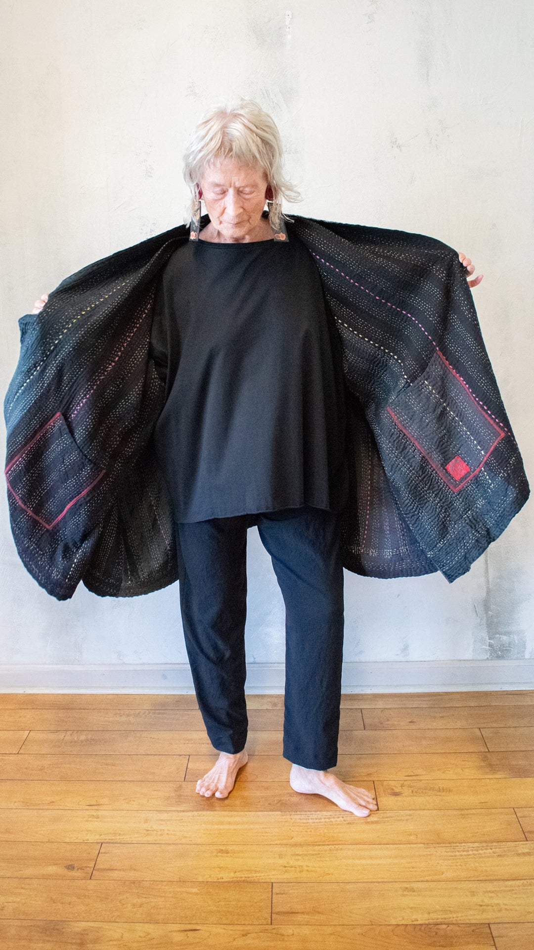 PR4323-CBLKA STRIPE RALLIS KANTHA DOUBLE COLLAR PONCHO