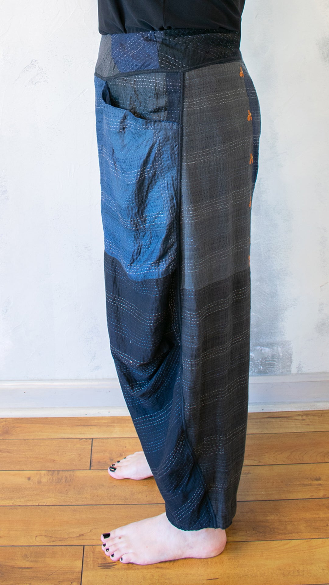 JP2625-CBLKL JAIPUR PATCH KANTHA KNEE TUCKED PANTS