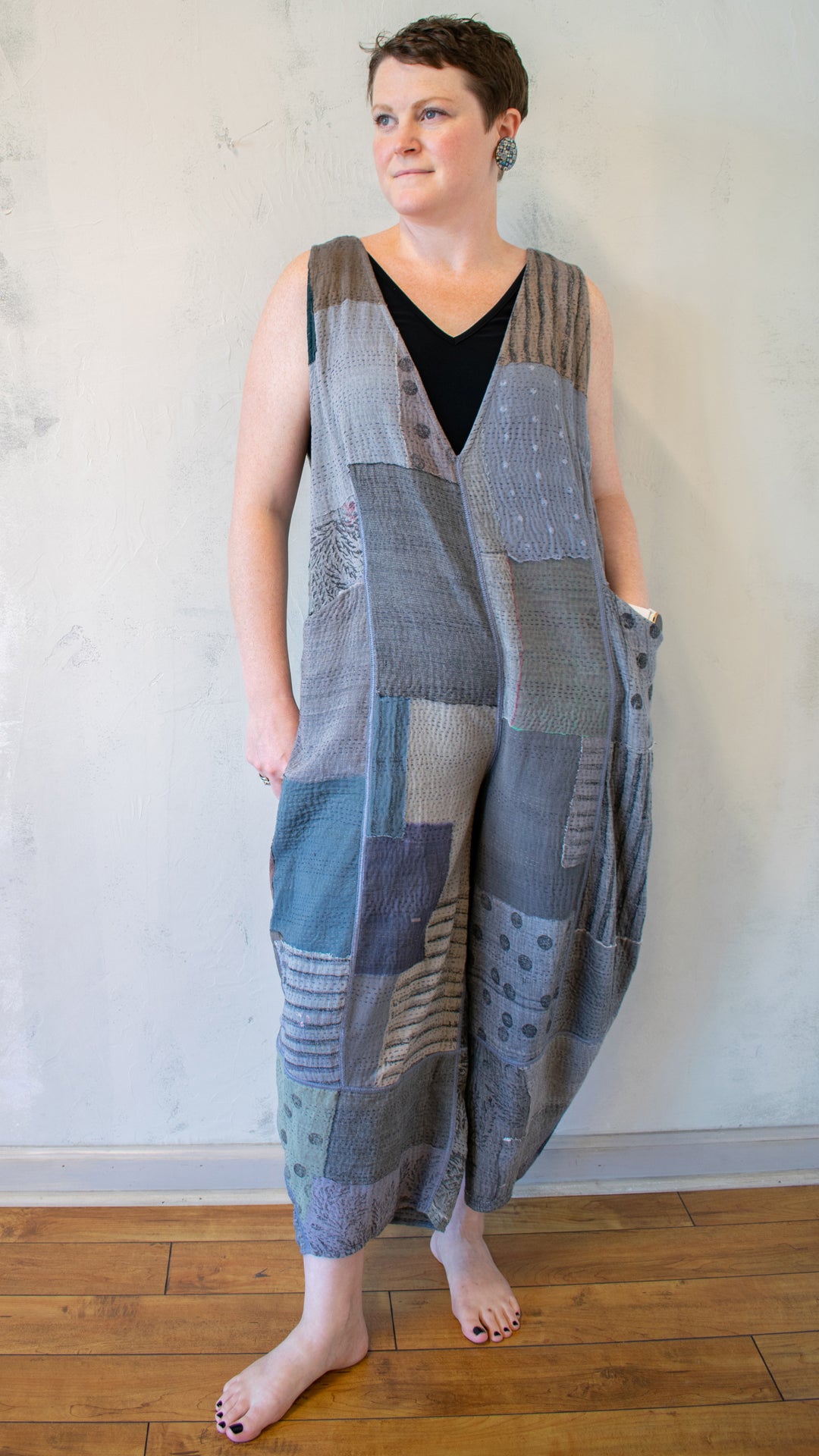 FI2622-CGRYM FRAYED PATCH KANTHA V-NECK JUMPER