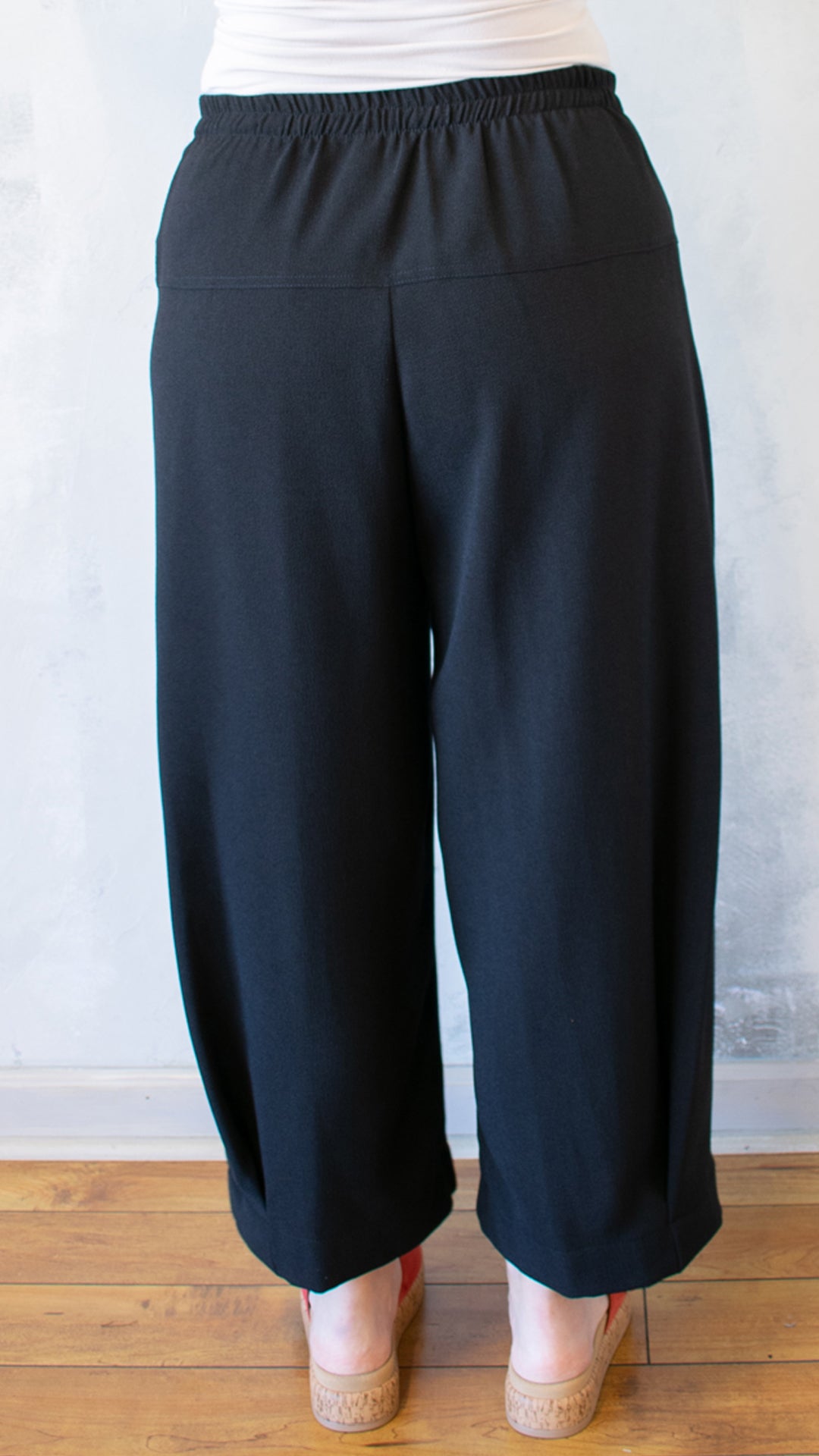 Pleat Pant in Black
