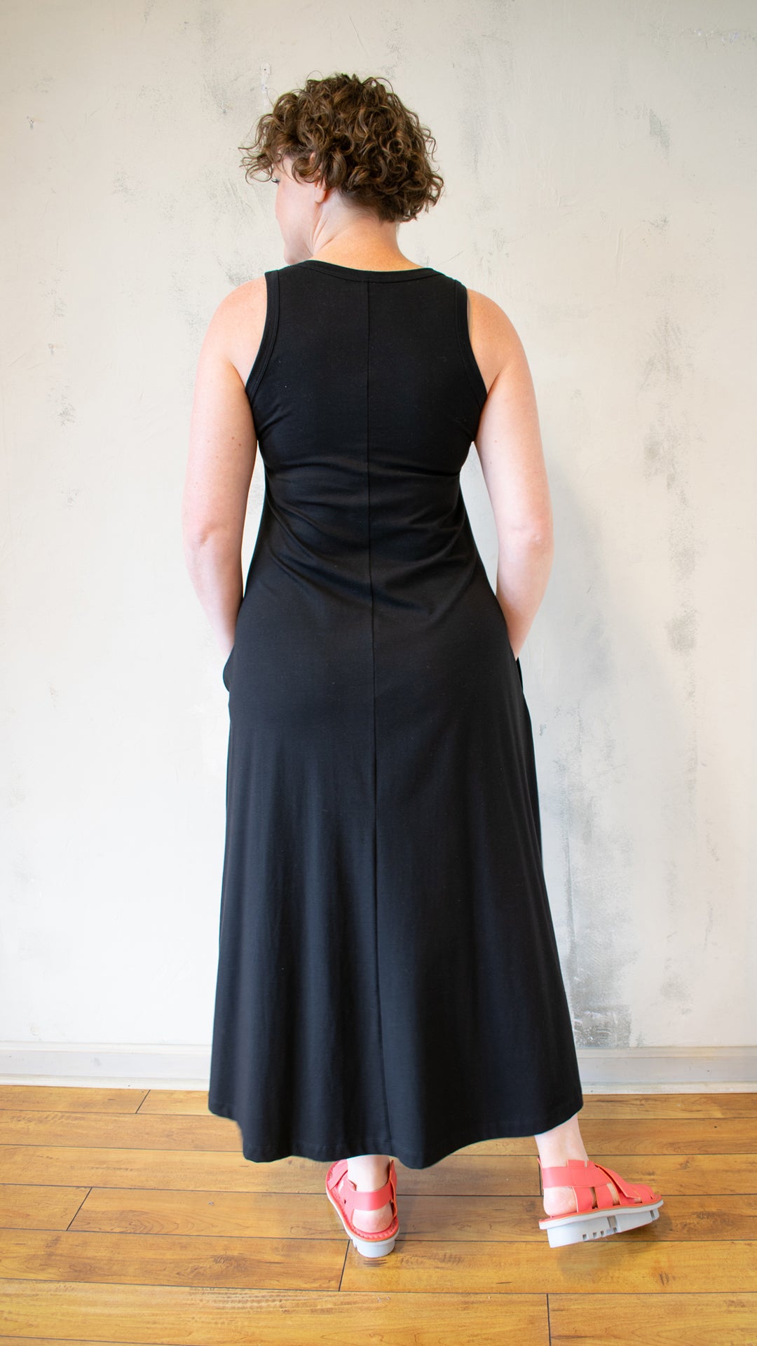 Sleeveless Chalk Dress in Black
