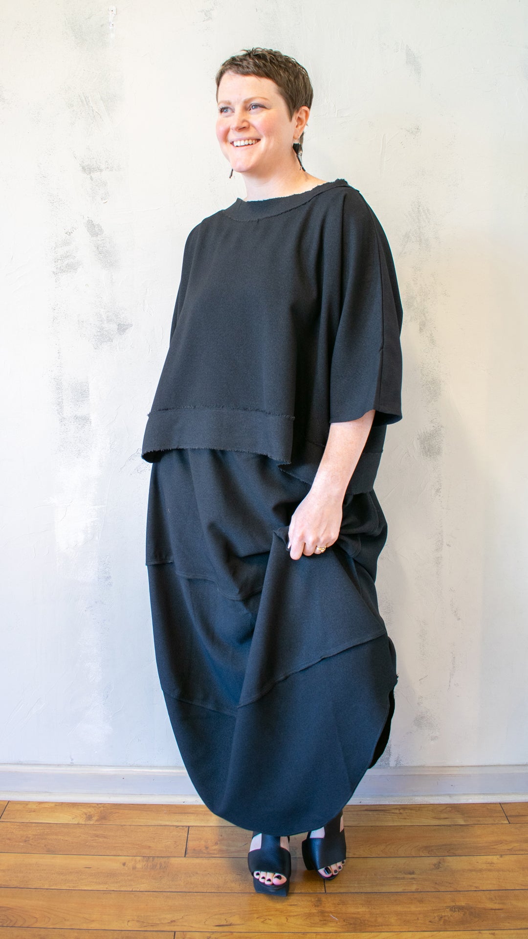 Tis Top in Black