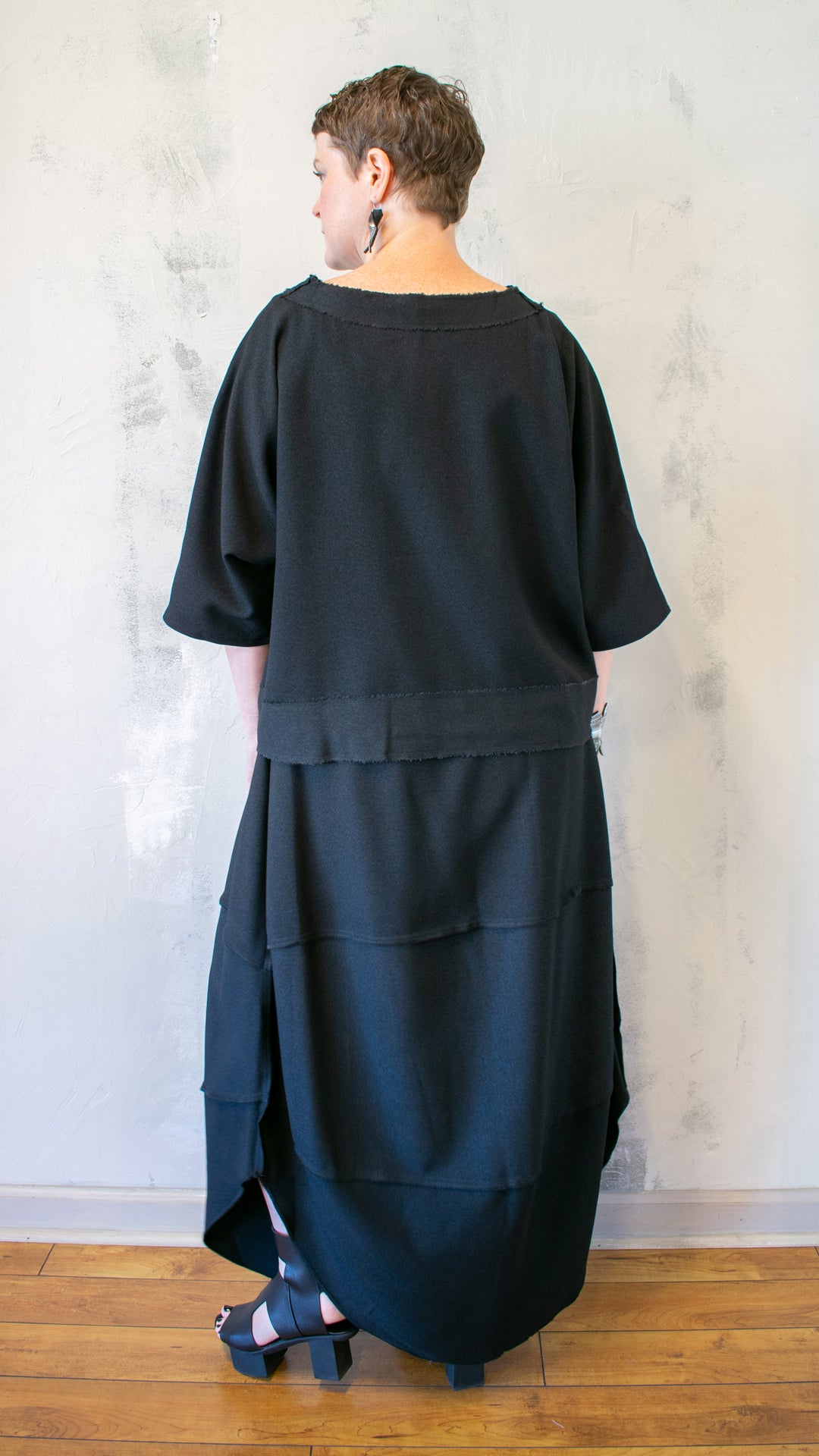 Tis Top in Black