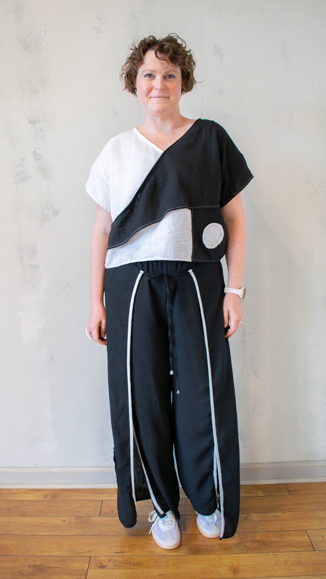 Circle Applique Linen Pullover