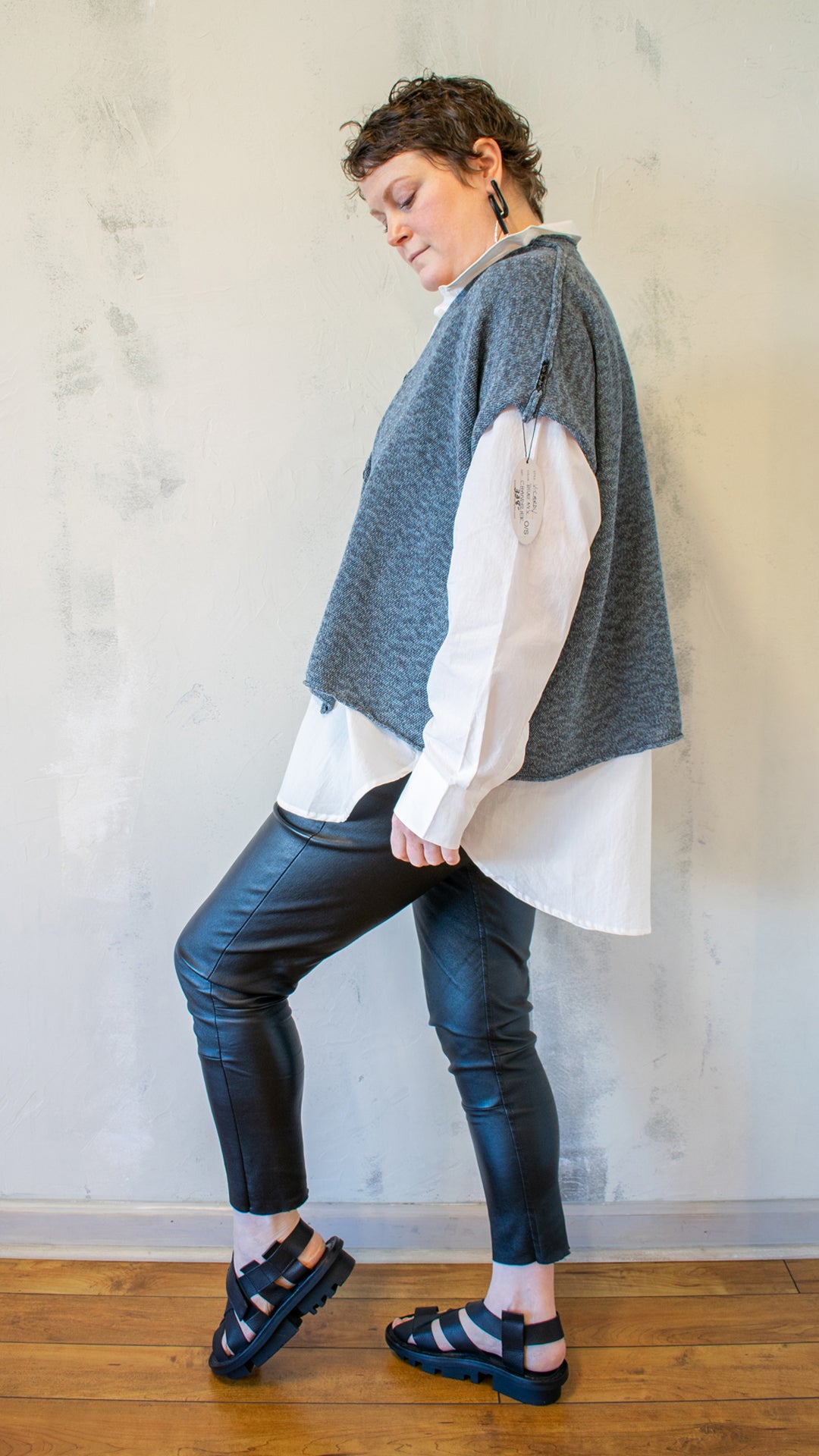 V-Cardy in Chandelier Blue