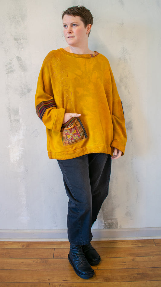 Beautiful Stories Sweatshirt in Warmth