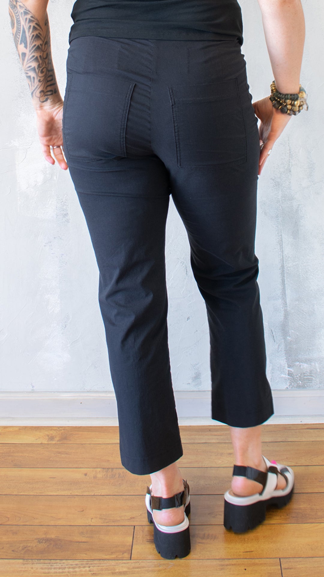 Trousers in Black
