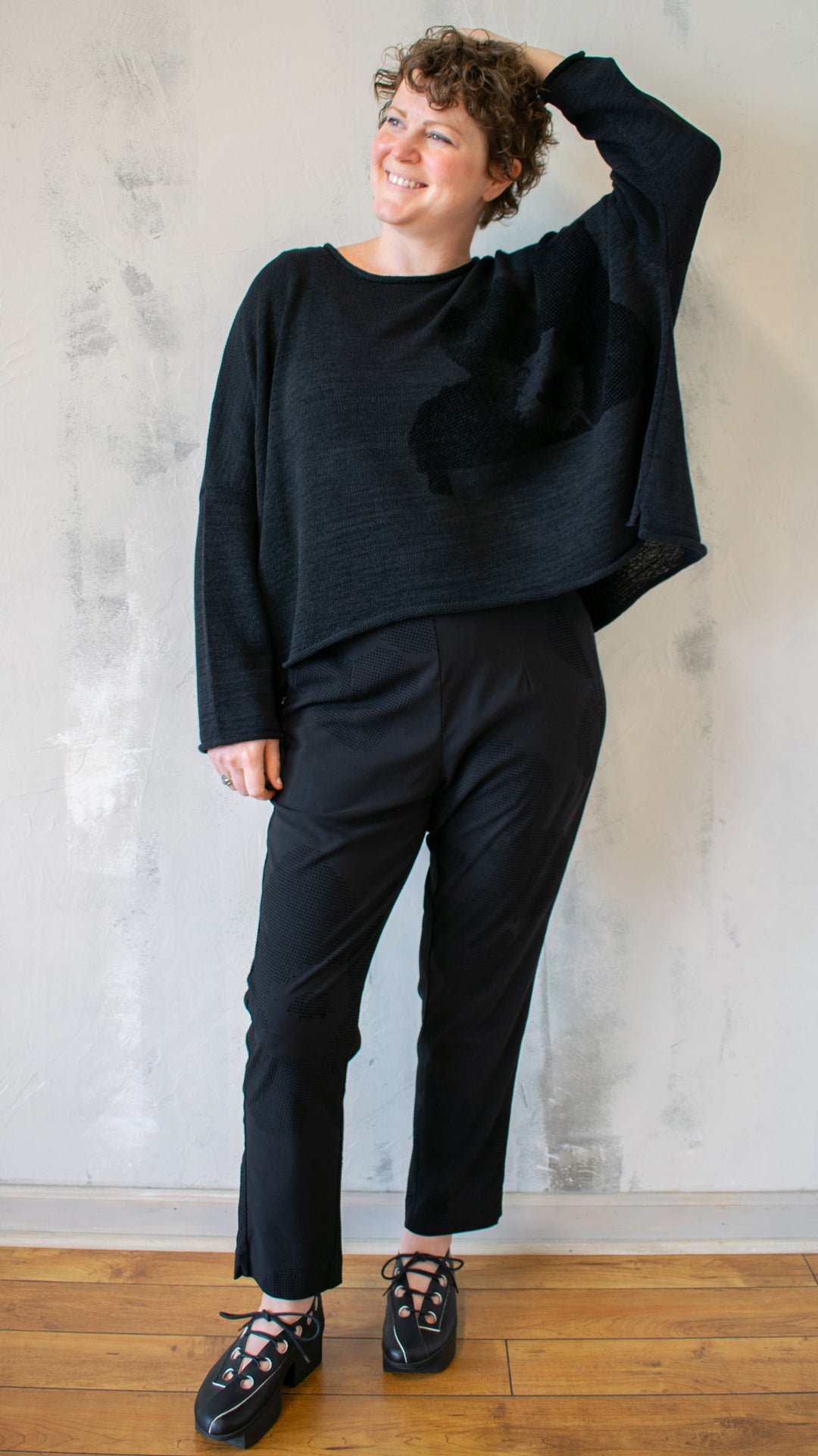 Poppy Pullover in Black