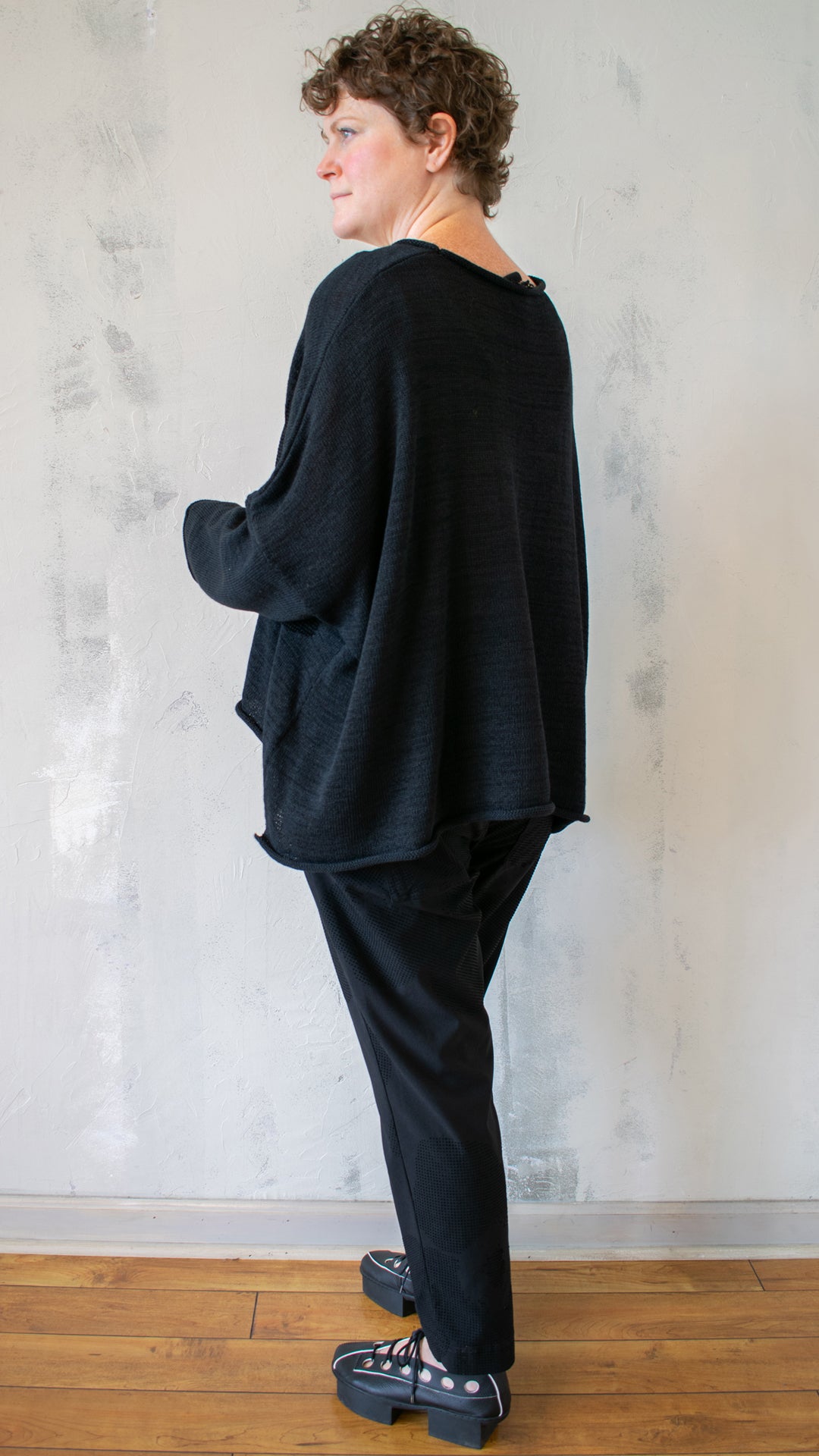 Poppy Pullover in Black