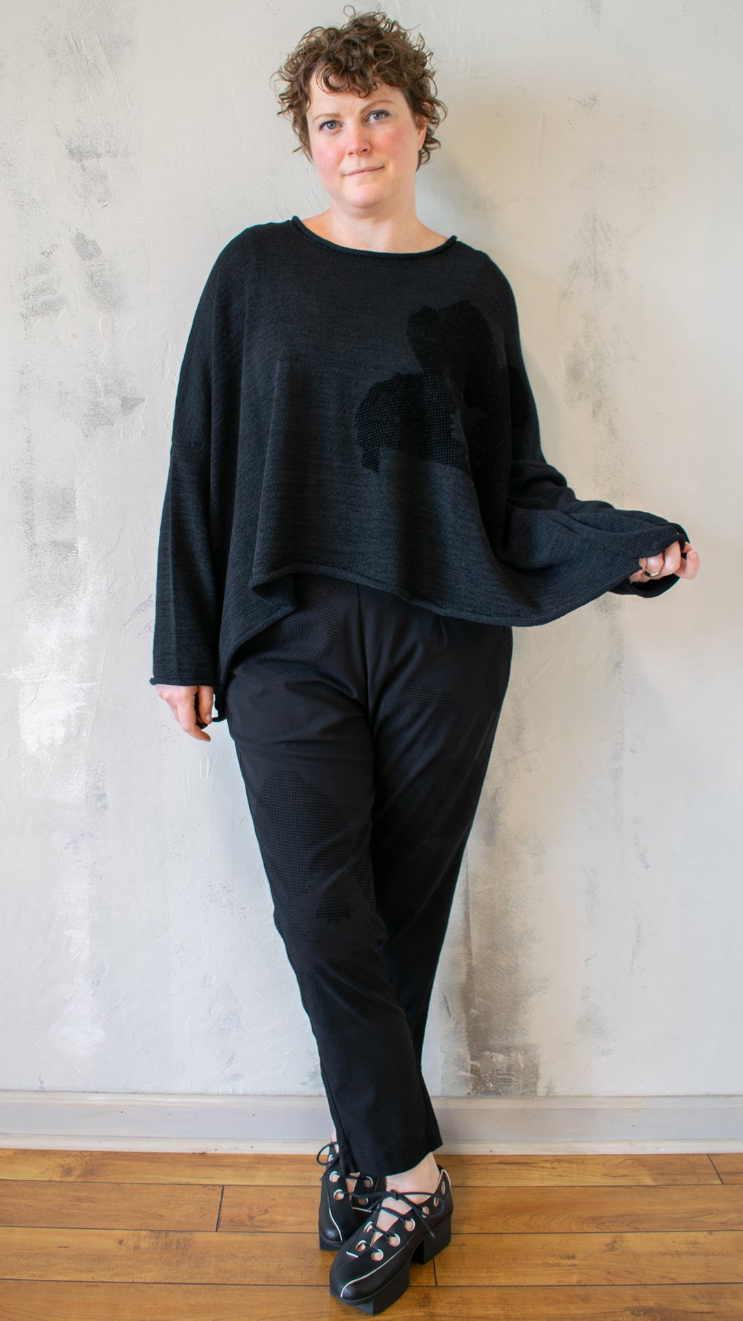 Poppy Pullover in Black