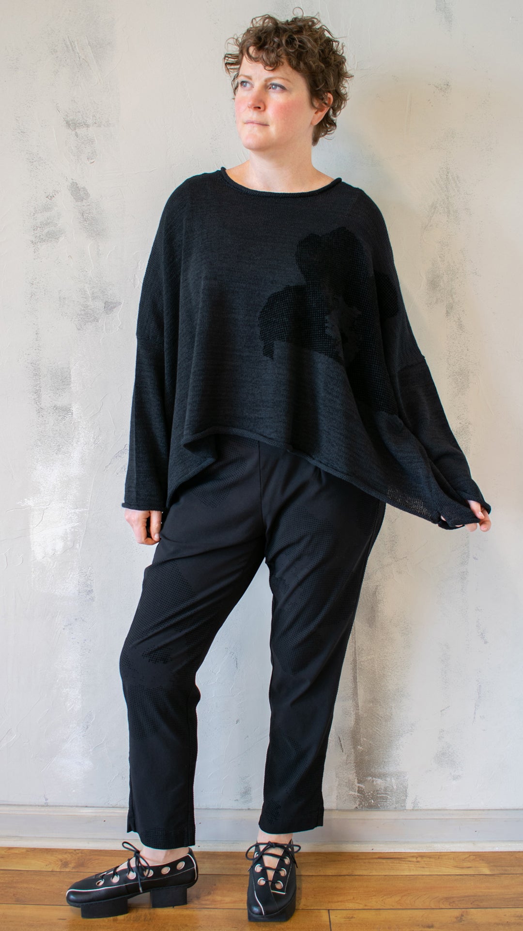 Poppy Pullover in Black