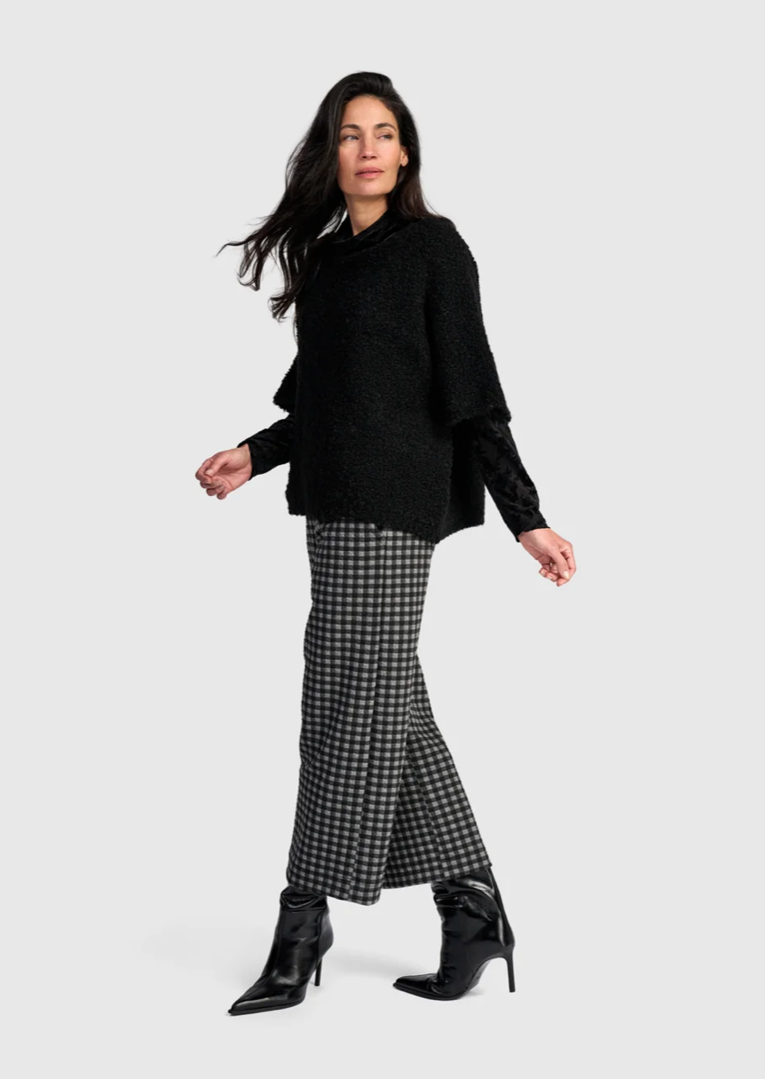 Brio Boucle Pullover in Ink