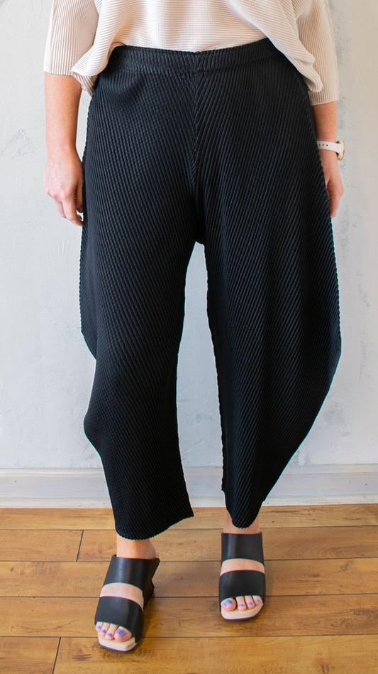 Angled Barrel Pant (Multiple Colors)