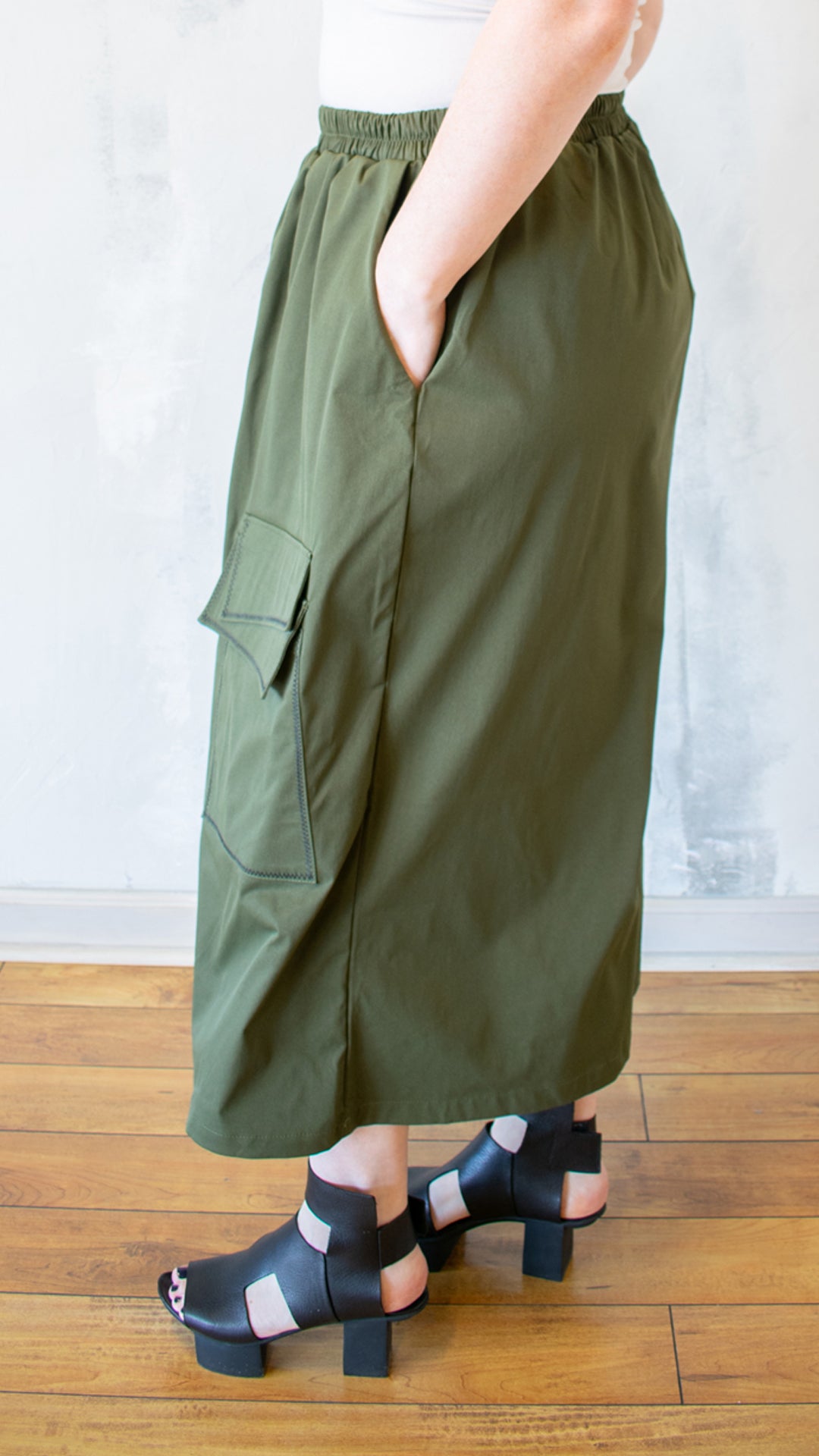 Apron Contrast Pant (Multiple Colors)