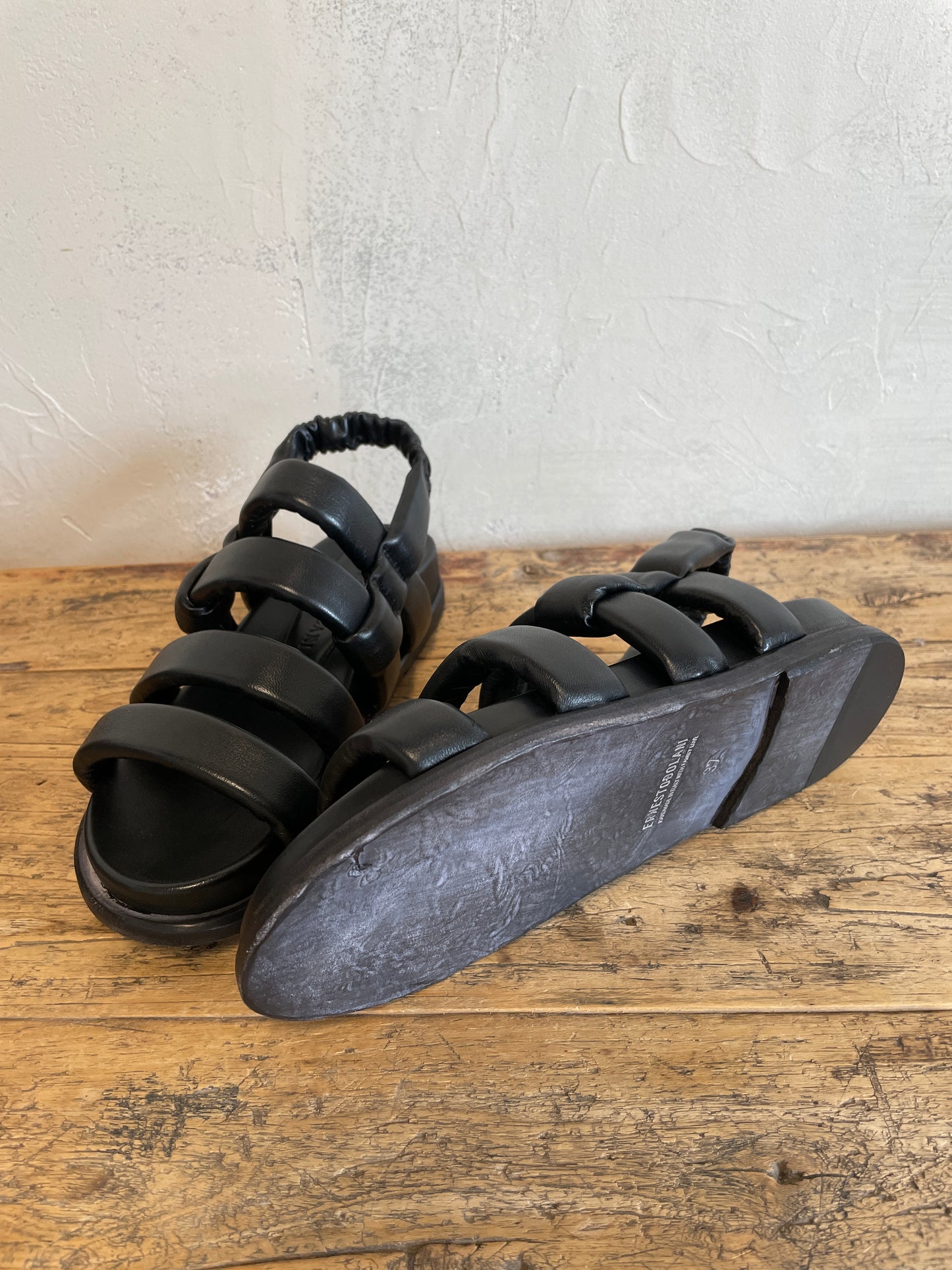 Fox Puff Sandal in Nero