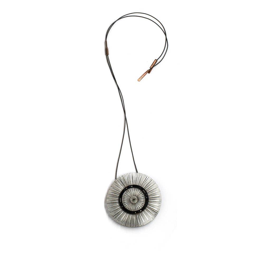 Saulė Necklace (Multiple Colors)